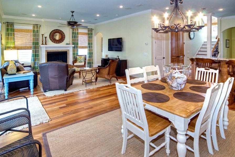 Dining Room &amp; Family Room