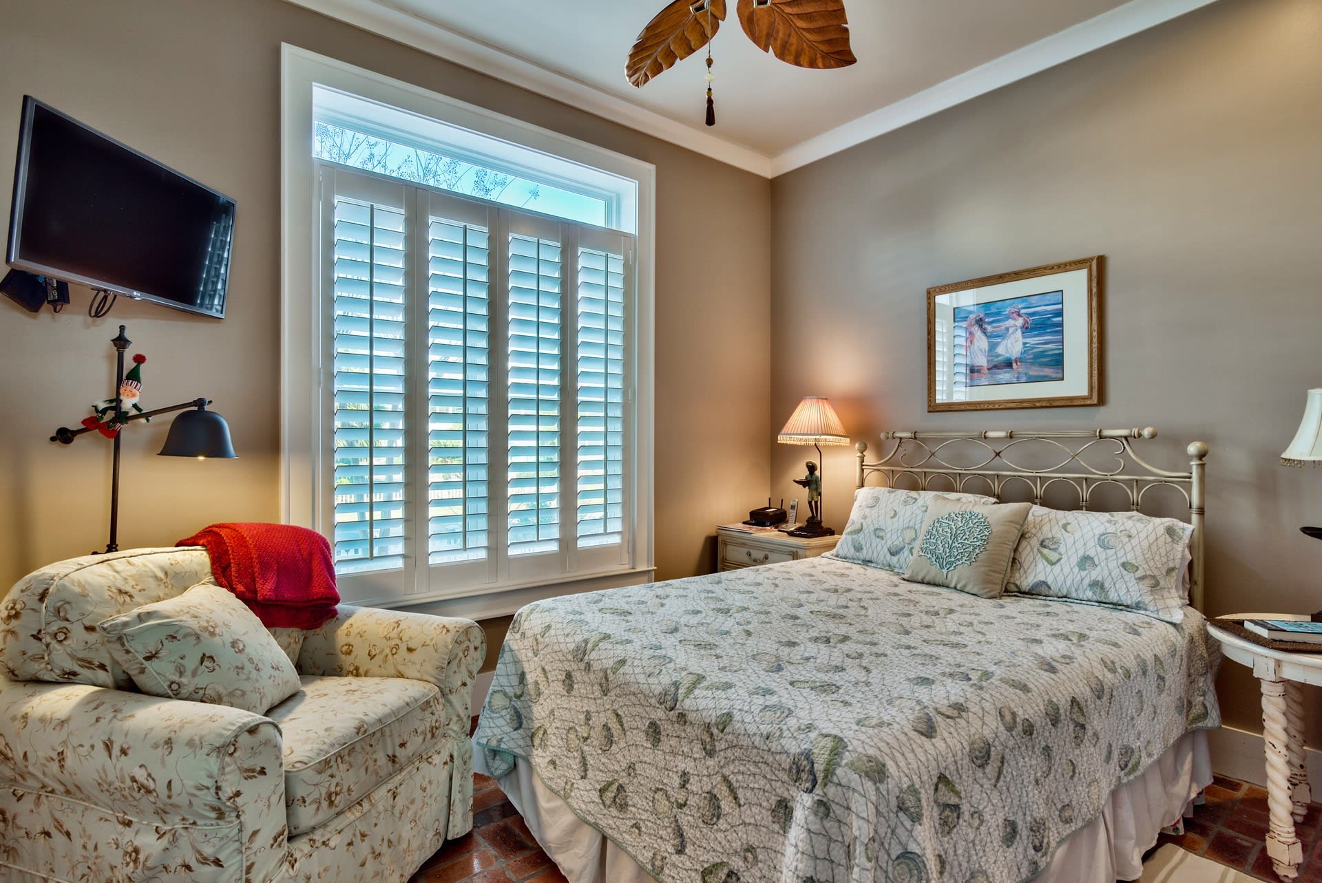 1st Floor - Queen Bedroom Bath Attached