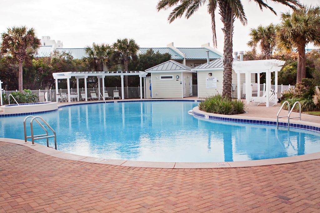 3,000 SQ. FT POOL W/HOT TUB