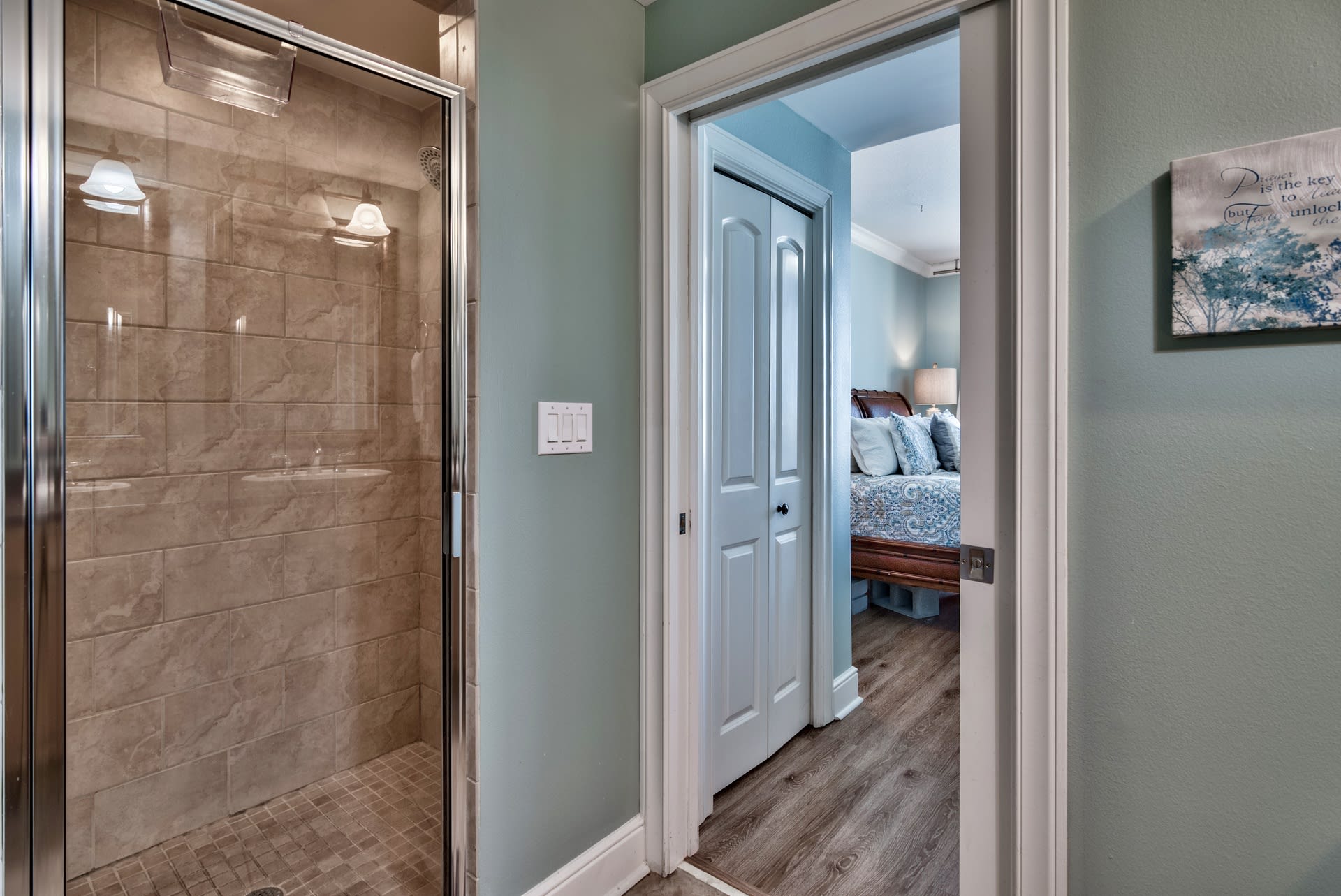 MASTER BATH W/SHOWER