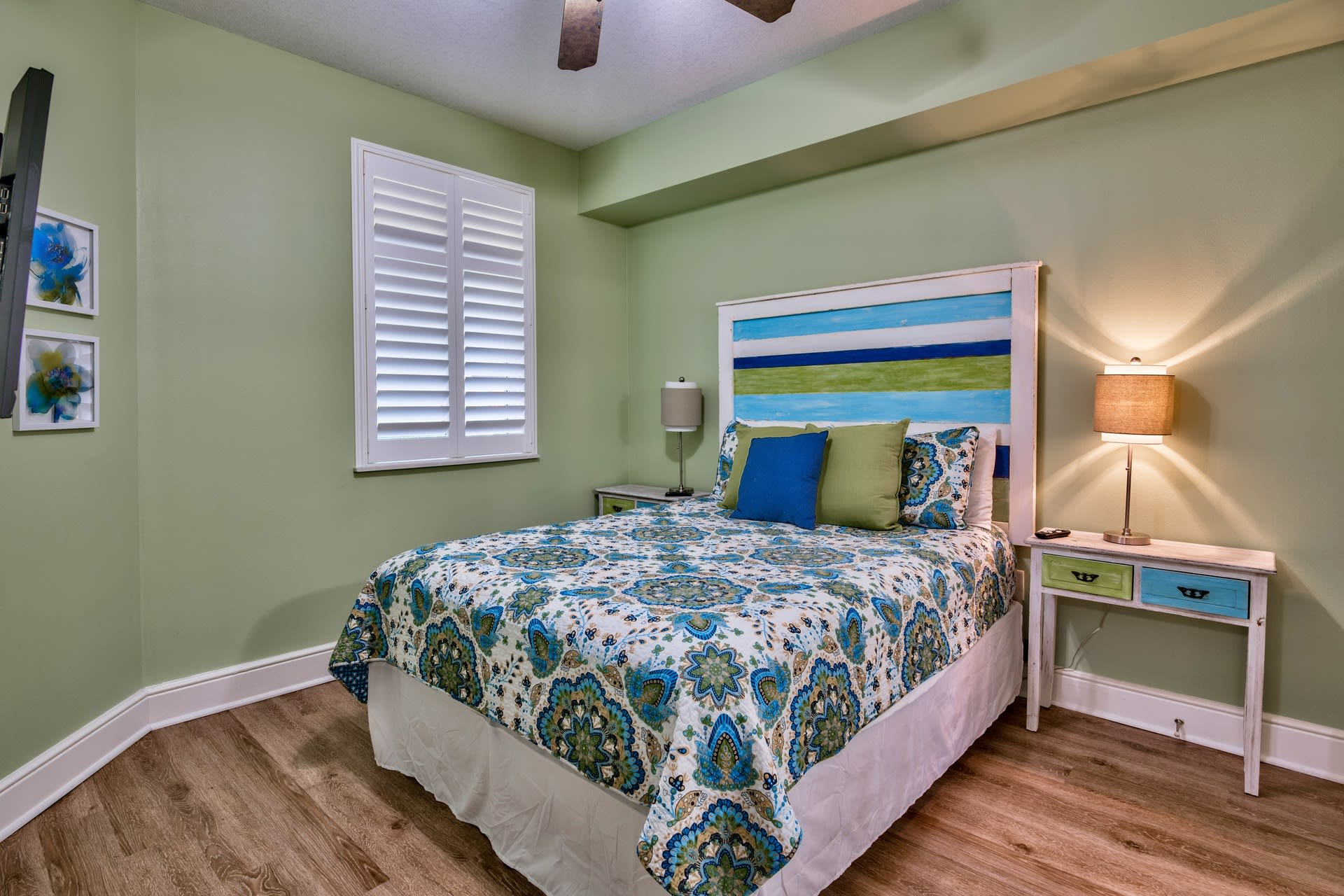 BEDROOM #3 QUEEN BED