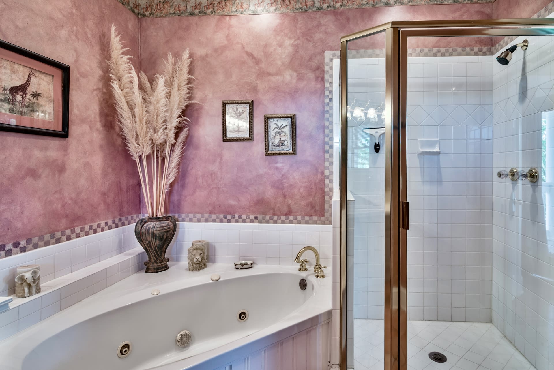 MASTER BATH WITH JACUZZI &amp; SHOWER