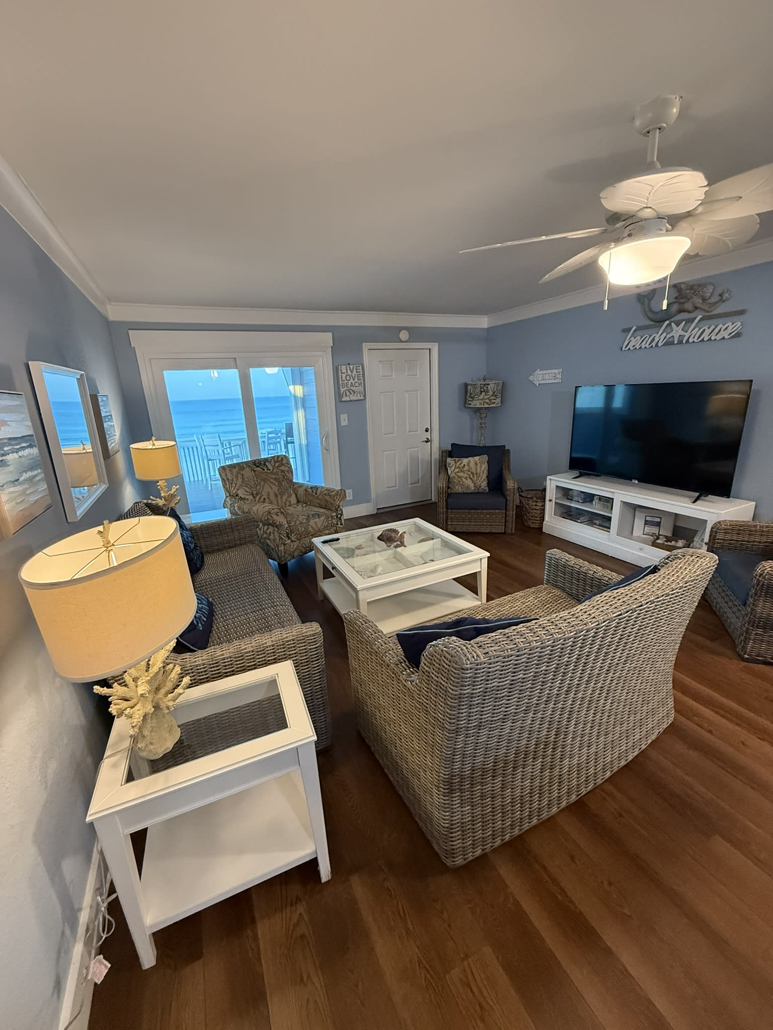 Living area with 70" TV