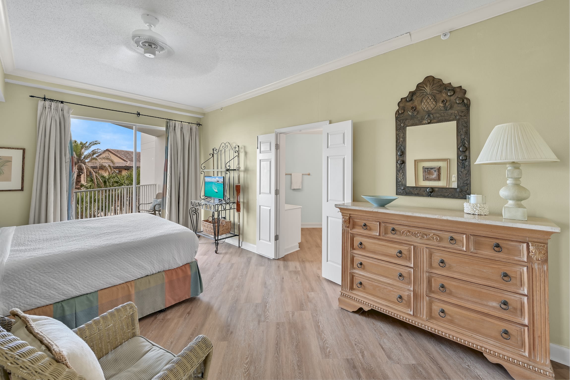 Private balcony off of master bedroom