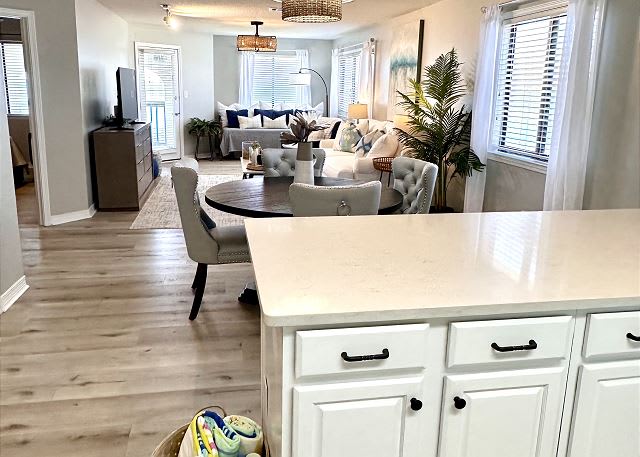 Home Decor, Architecture, Building, Dining Room, Dining Table