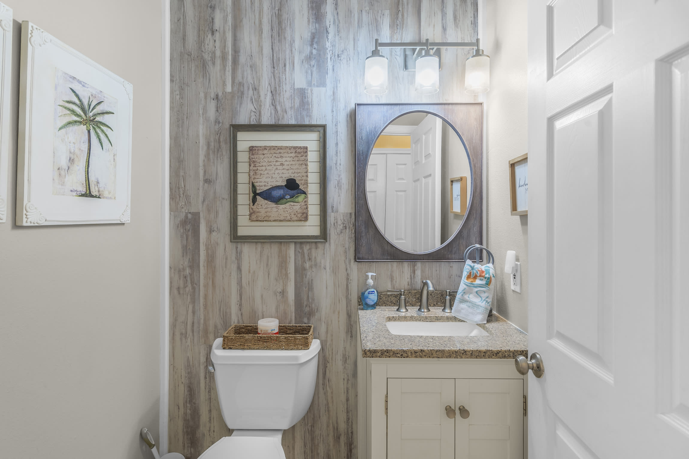 Hal bathroom in hallway 