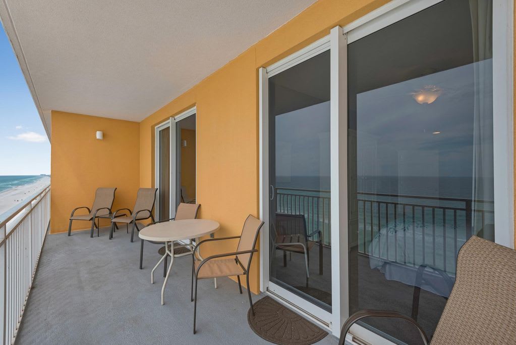 You may see some dolphins or rays passing by from the balcony.