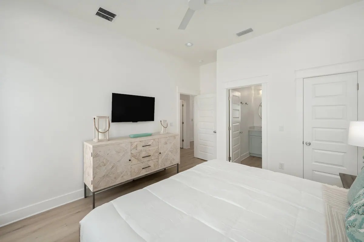 Iris-20 Bedroom 1. Pic 2. King with attached bath.