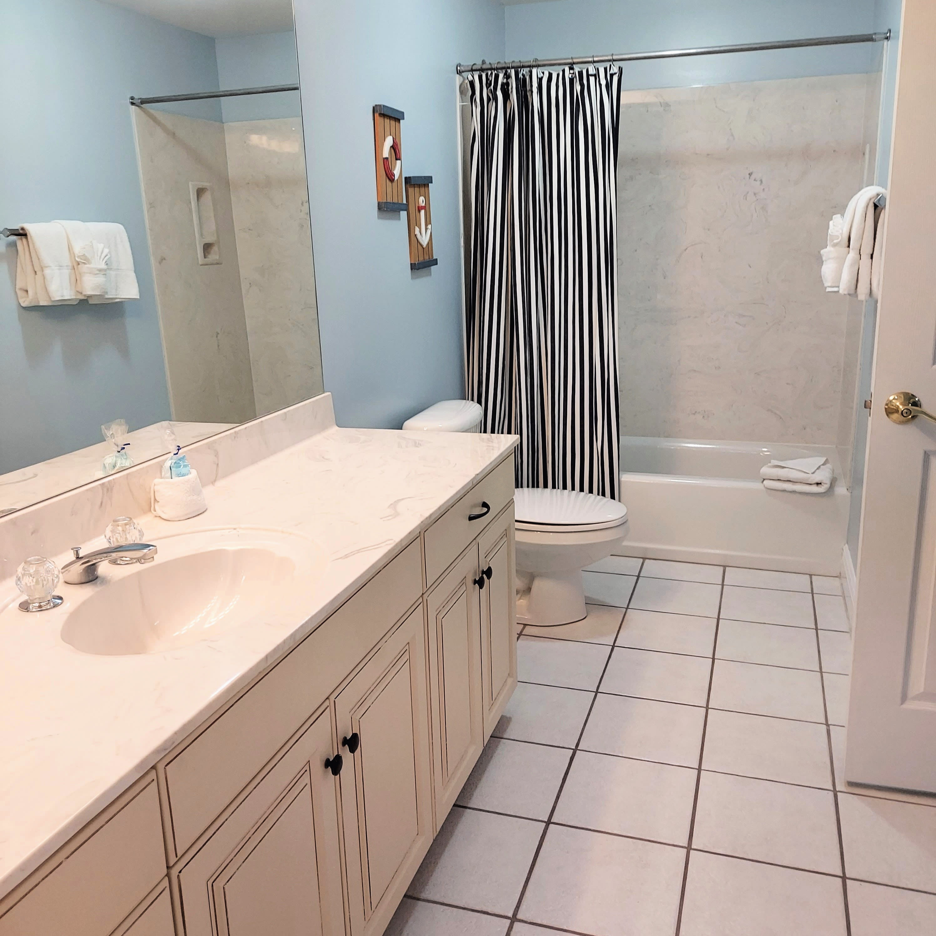 2nd Guest Bedroom Bath with Hall and Private Entry