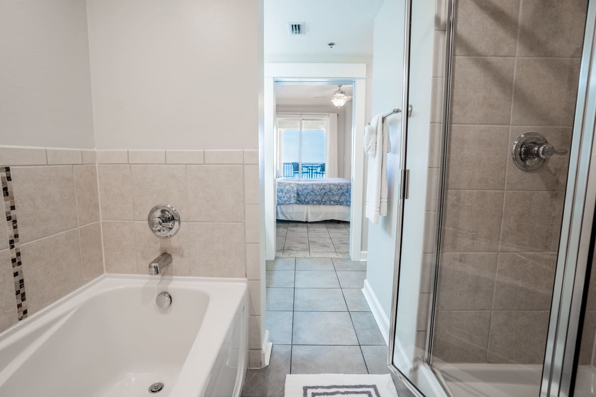 Master bath, double vanity, separate soaker tub and shower