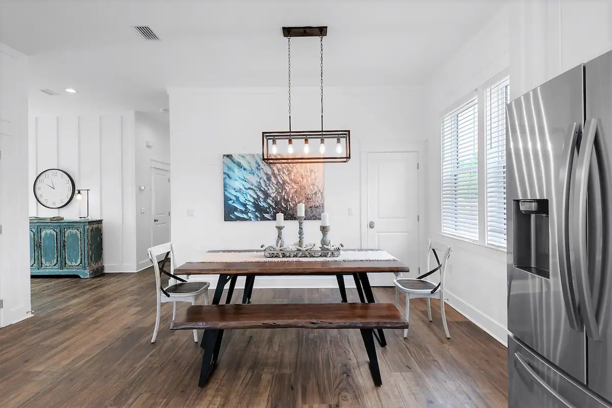 Sundance-20 Plenty of seating for the family at mealtime with the dining table for 10 and counter seating for 6.