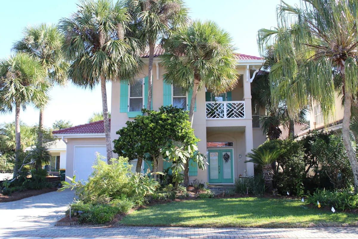 Cayman Palms Front View
