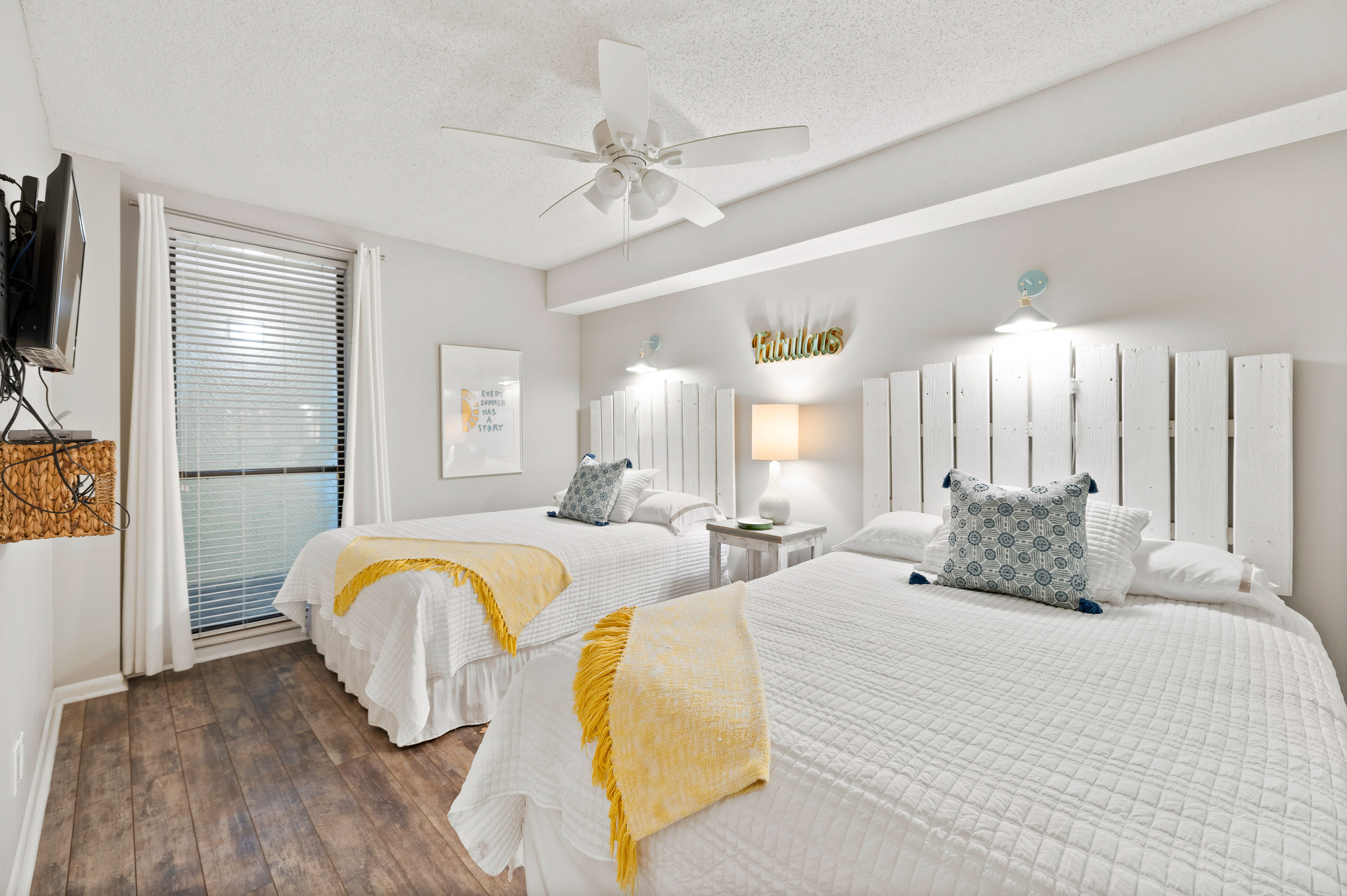 Third bedroom has TWO queen size beds