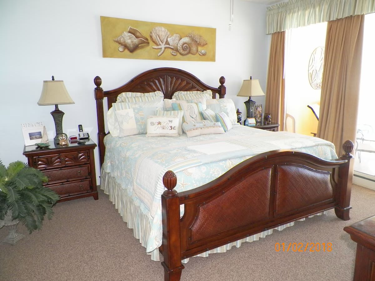 STEP OUT TO THE BEAUTIFUL GULF FROM THE MASTER BEDROOM. NEW SERTA MATTRESS 2017