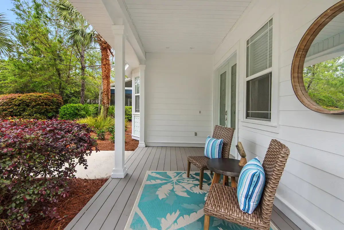 Vibe-10 Not your "cookie cutter" or "dated" beach rental. Vibe's recent designer renovation infuses classic cottage inspiration with current coastal design aesthetics.
