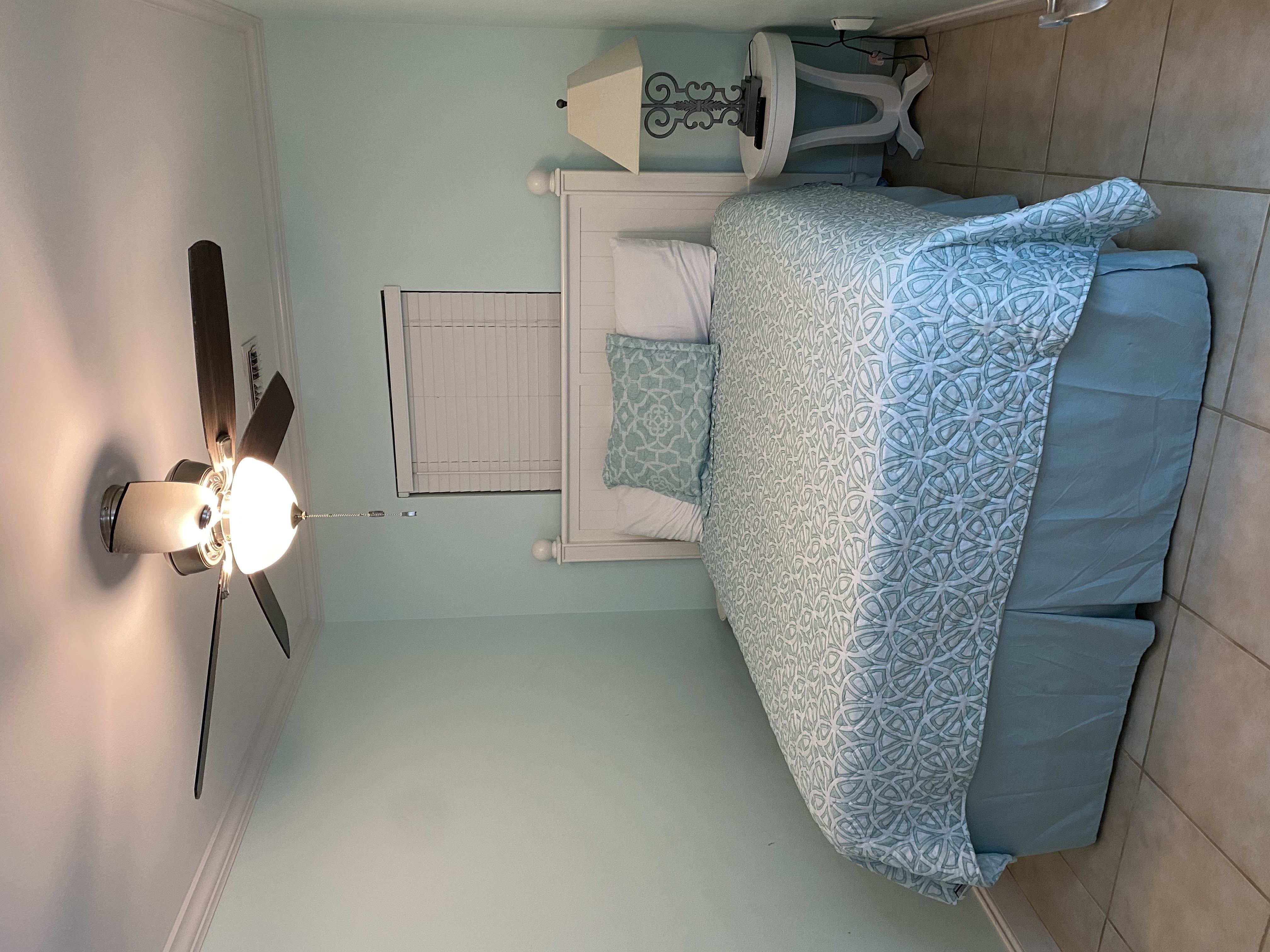 Guest House Bedroom 1 Queen bed