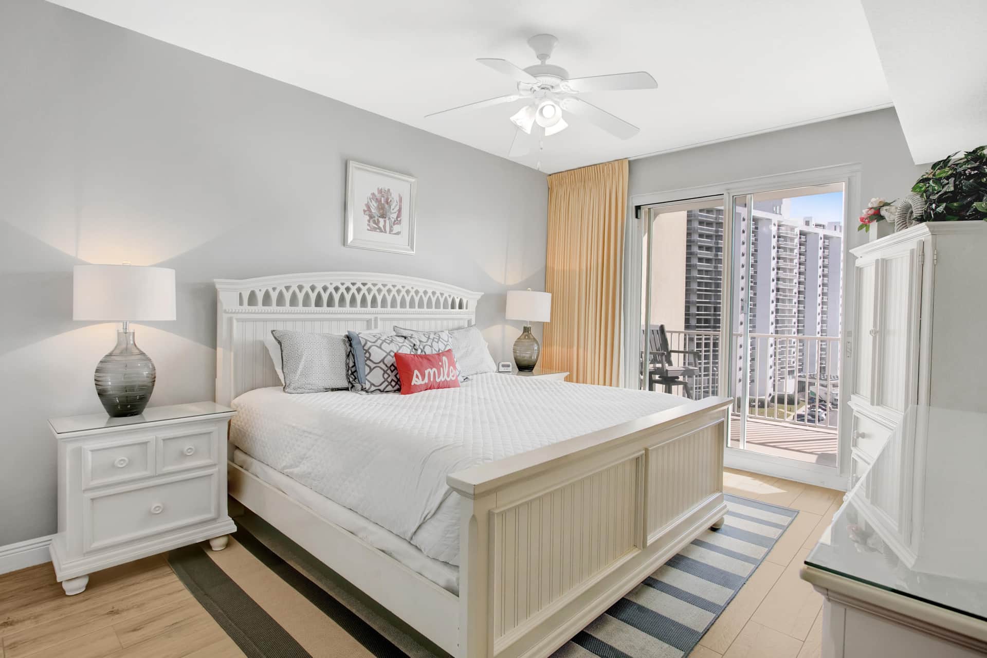 Master suite with gulf views and balcony access!