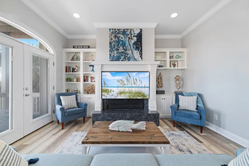 Grand Living room arrangement