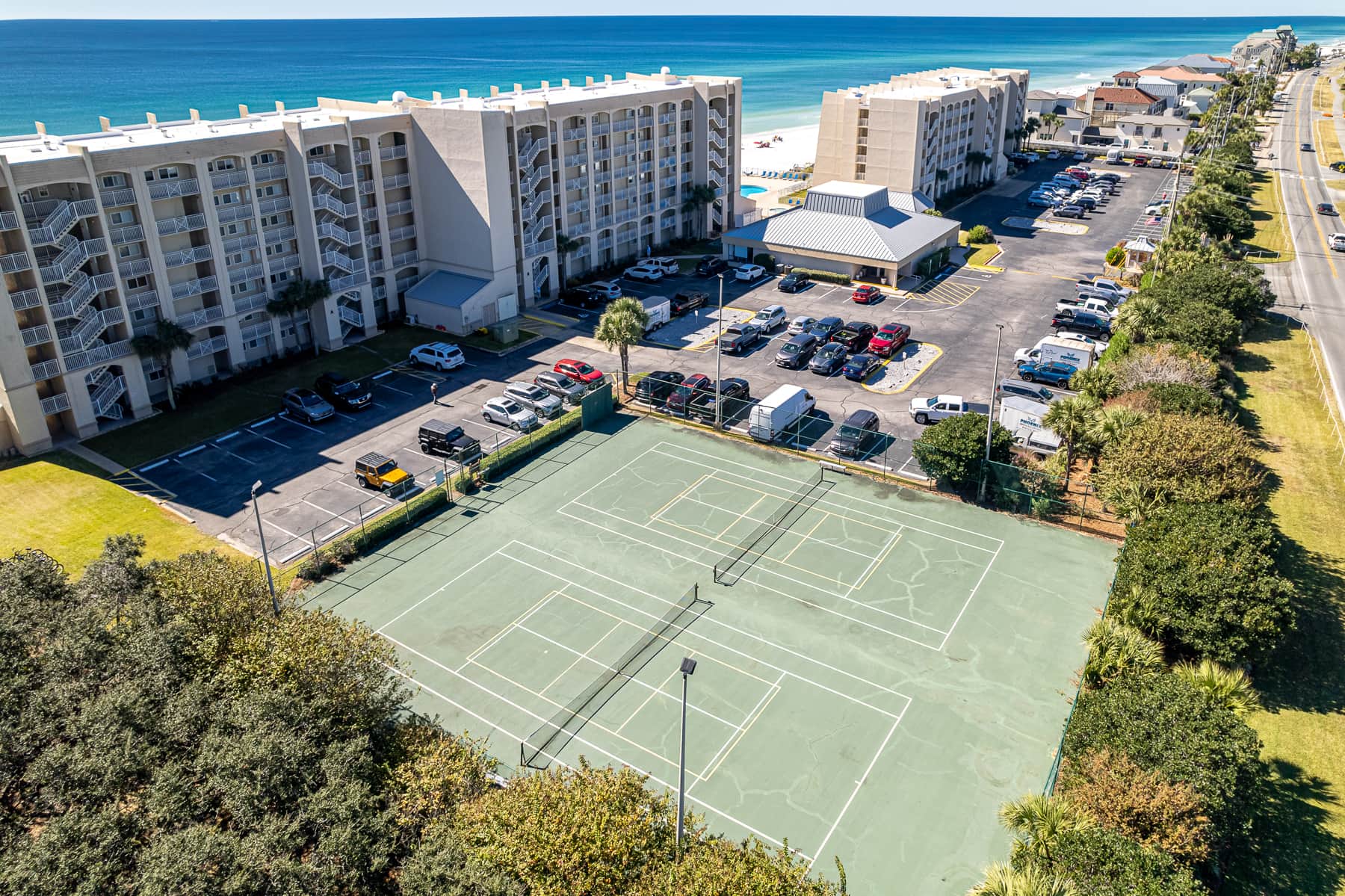 on-site tennis courts!
