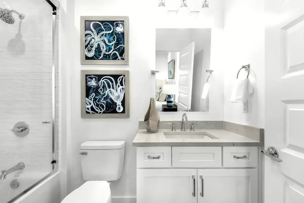 Vista-23 Bedroom 3 bath: Pic1 2nd floor. Quartz vanity. Shower/tub combo