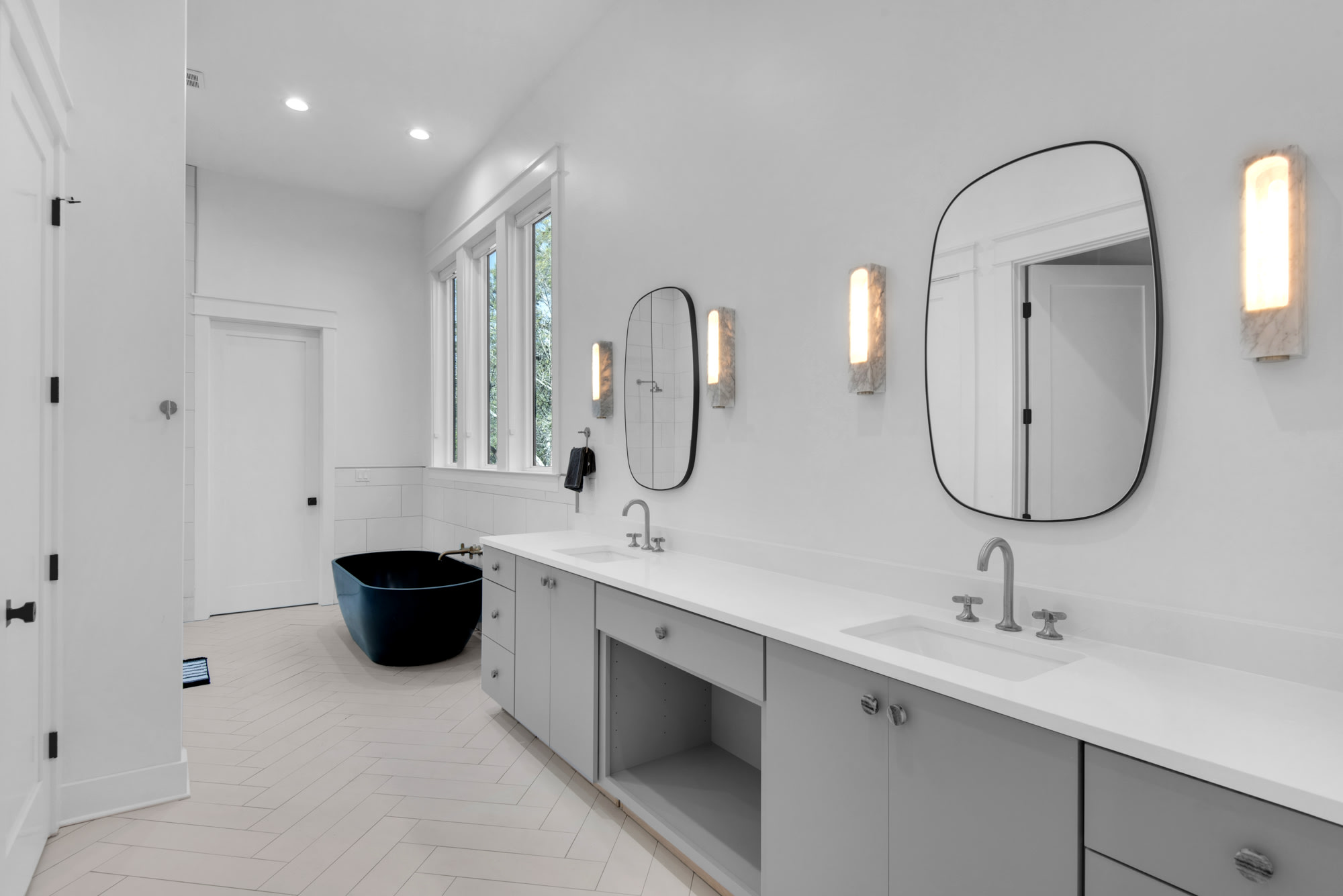 Double vanity in master bathroom and free standing tub