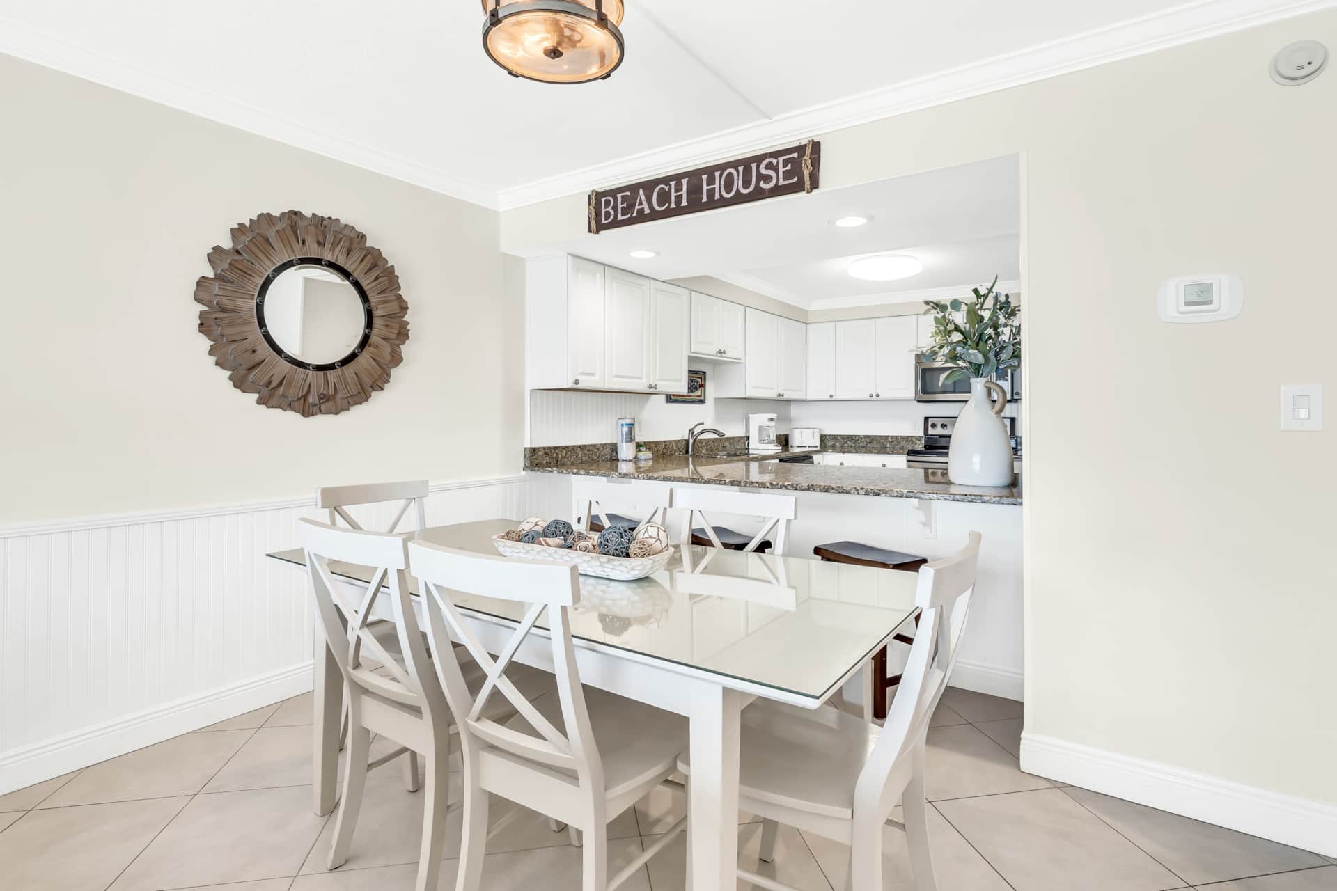 Dining space for 6 + 3 at the breakfast bar!