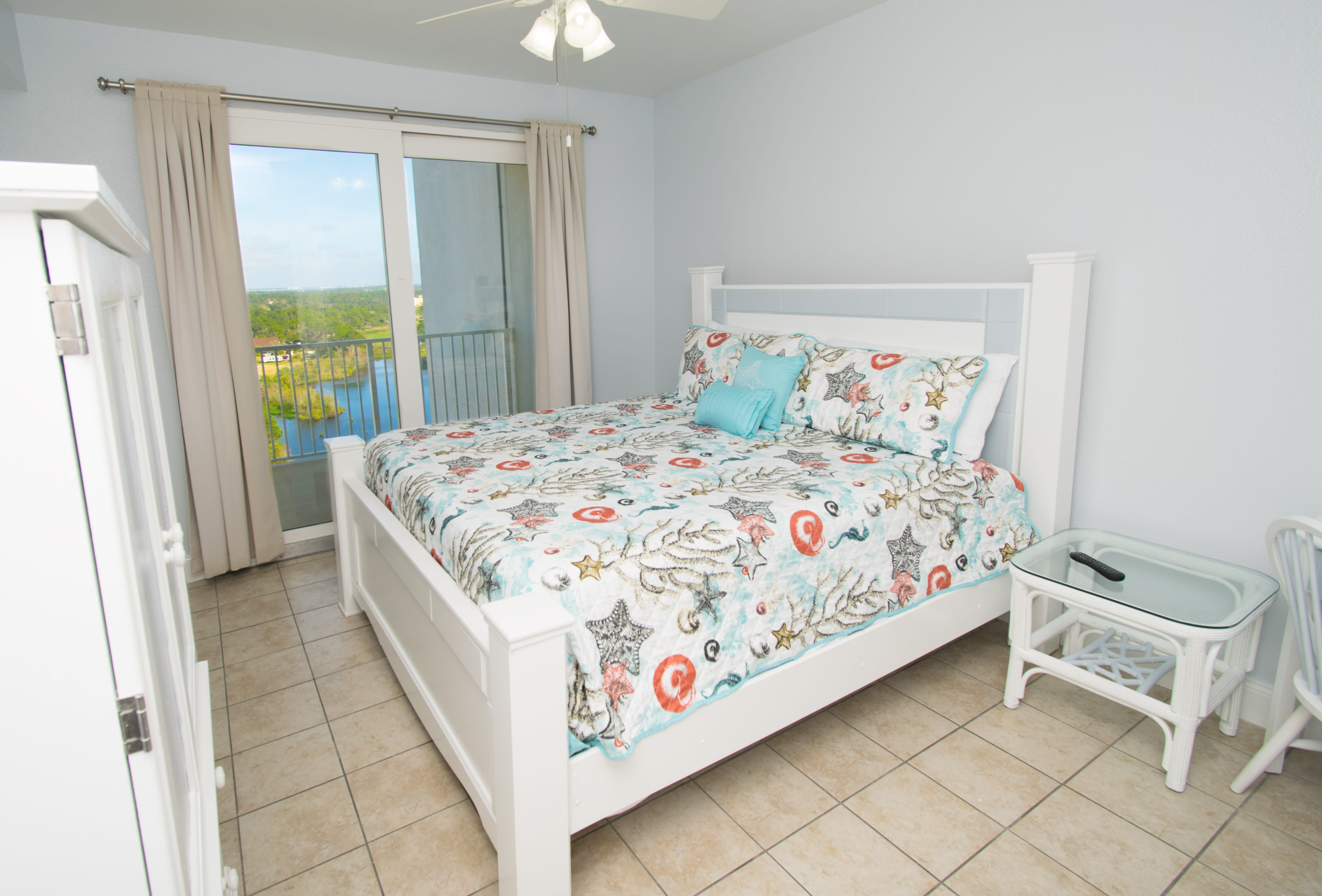 Master King bedroom with private balcony door