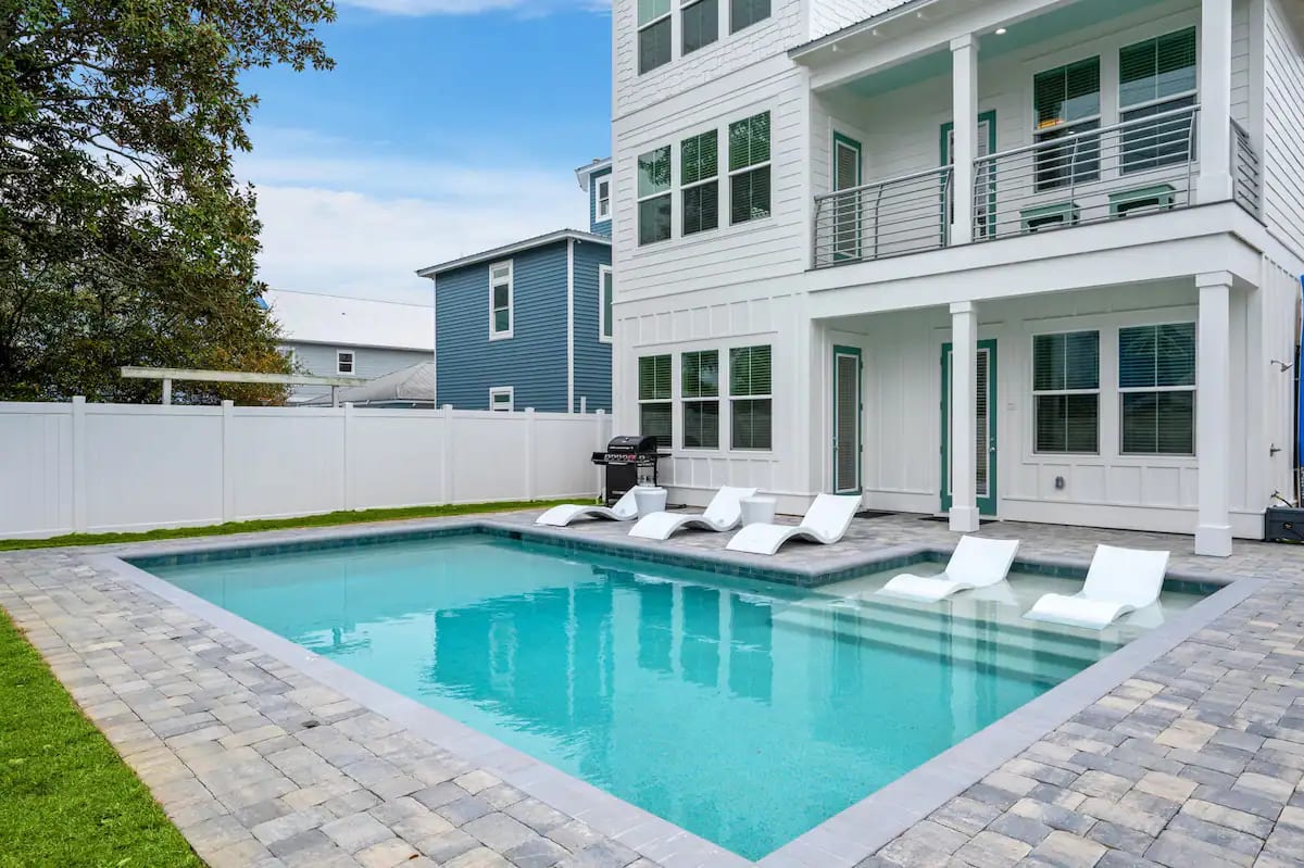 Iris-3 Enjoy the Sunshine State! Iris features a private pool in a fully fenced back yard. (Seasonally heated between October 1 and April 30 at no additional charge.)