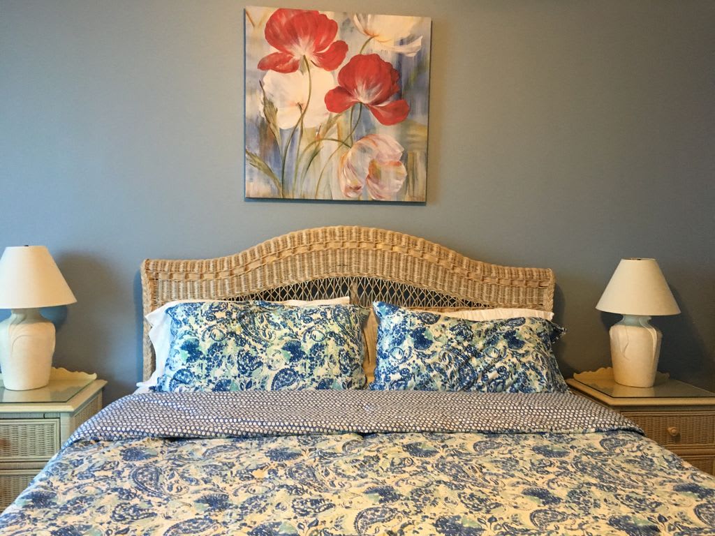 King Size Bed with memory foam mattress 