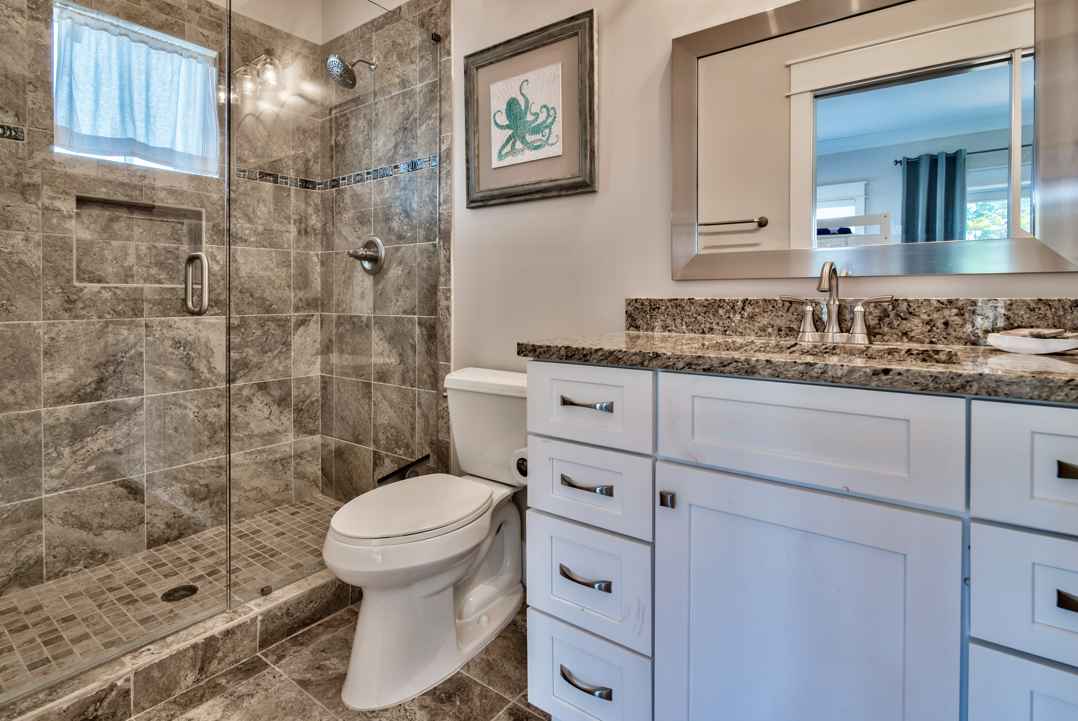 Full private bathroom attached to the third floor bunk bedroom
