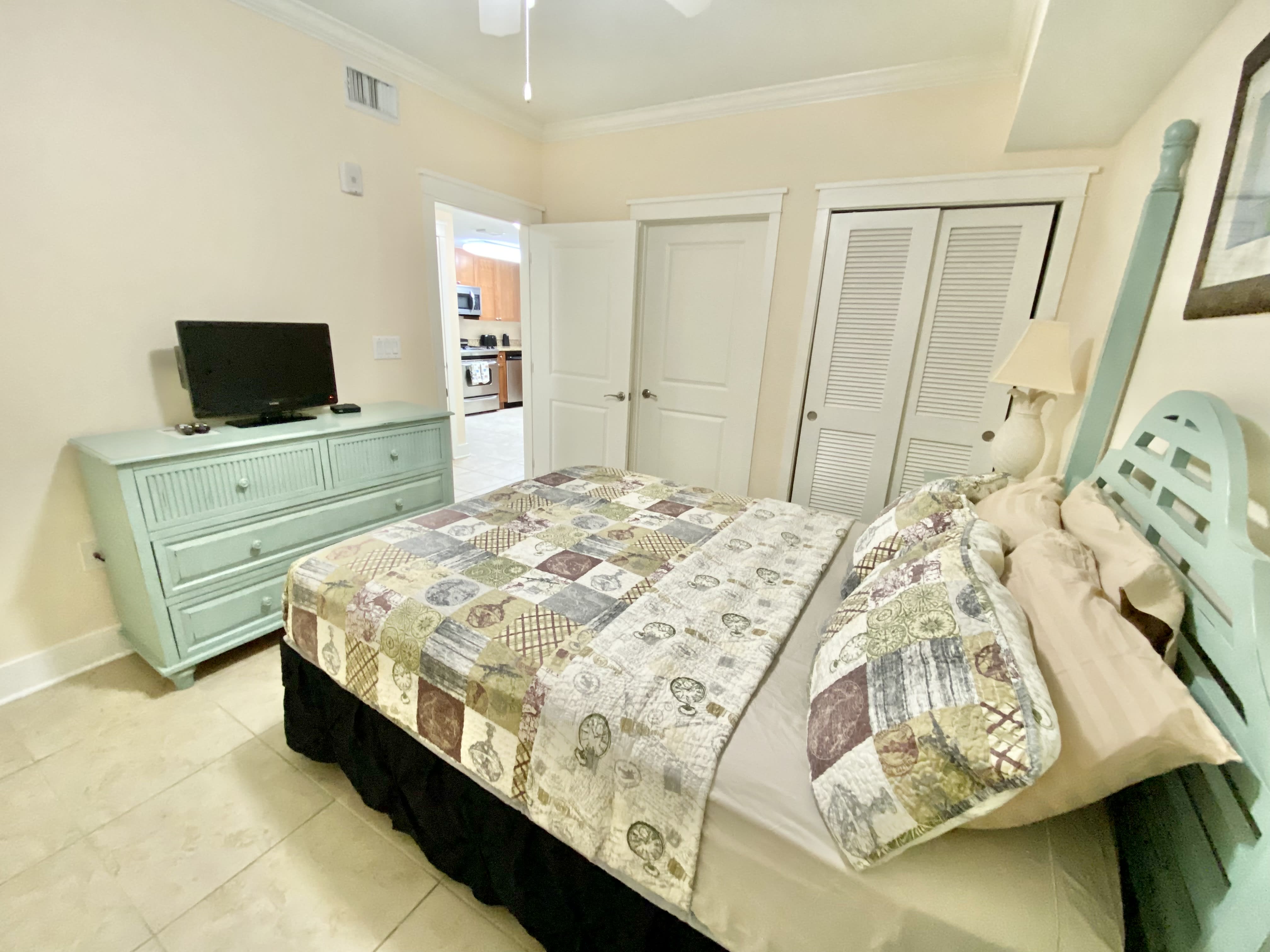 Second bedroom with queen bed.