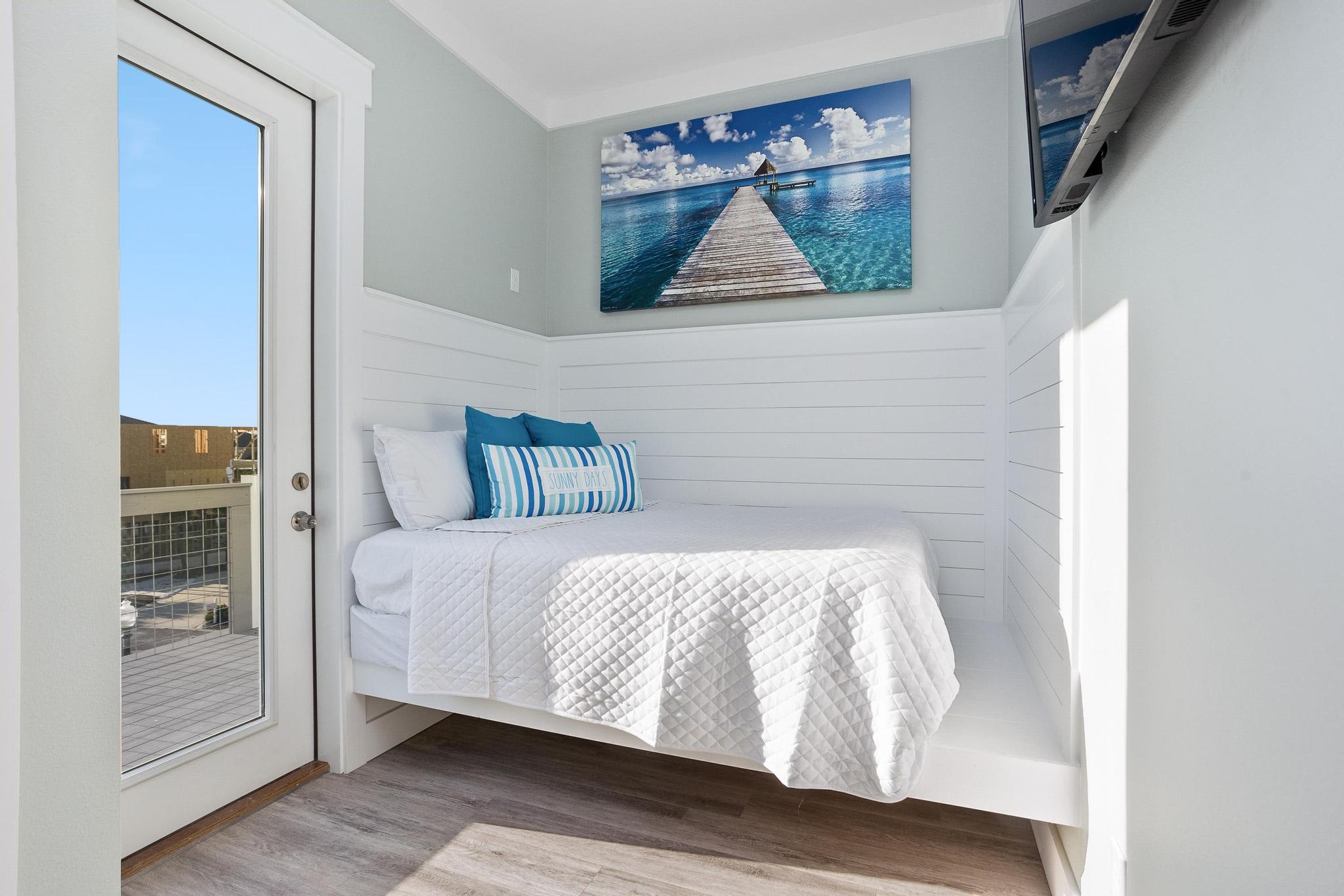 Cubby Room w/ Flat Screen TV