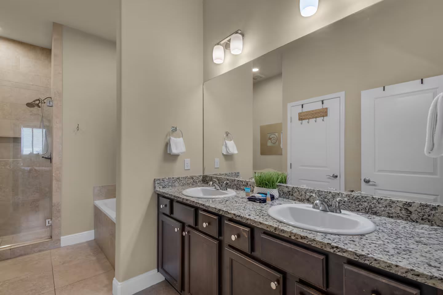 Start your day with ease. Refresh in the walk-in shower or soak in the tub.