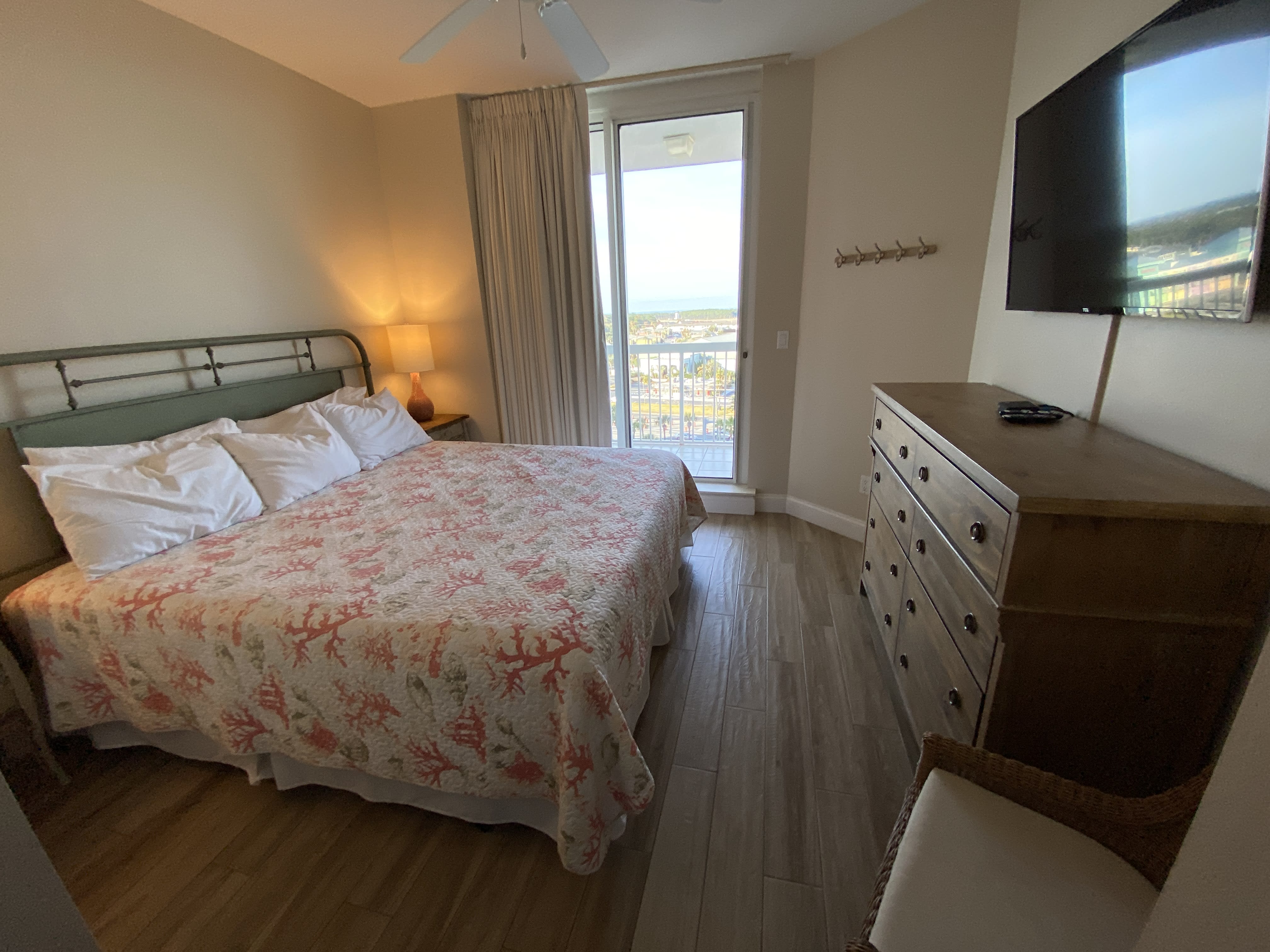 Bdrm 4- Luxury king size gel mattress, 50 inch HD Tv, balcony with city views.