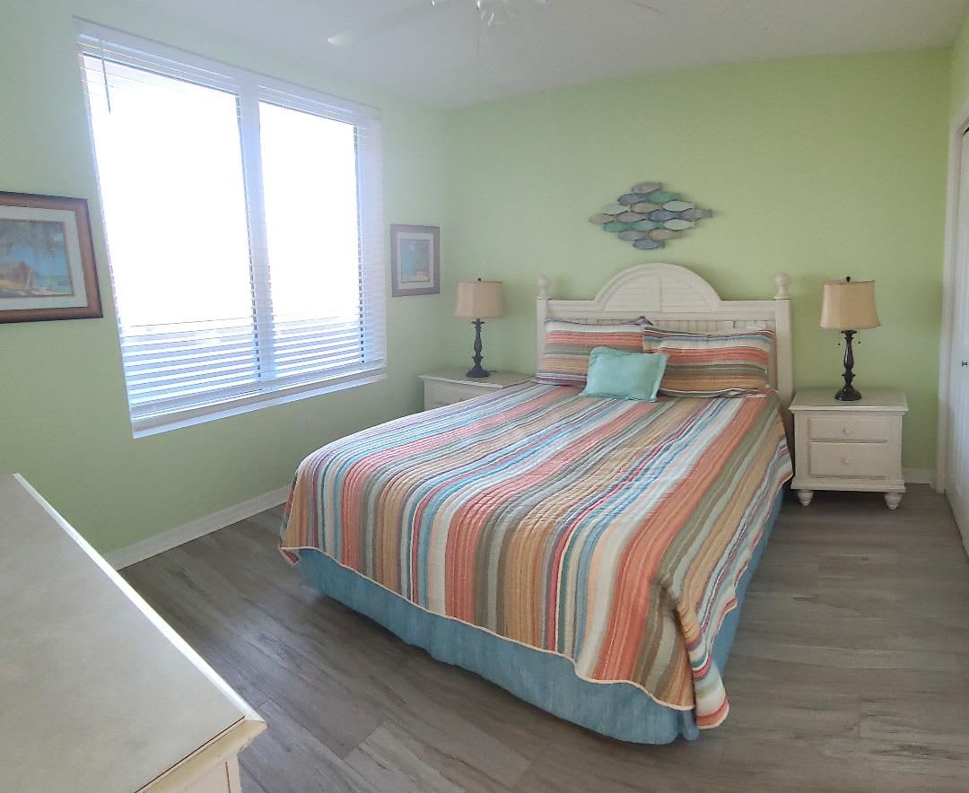 Bedroom #2, queen bed with access to bathroom #2