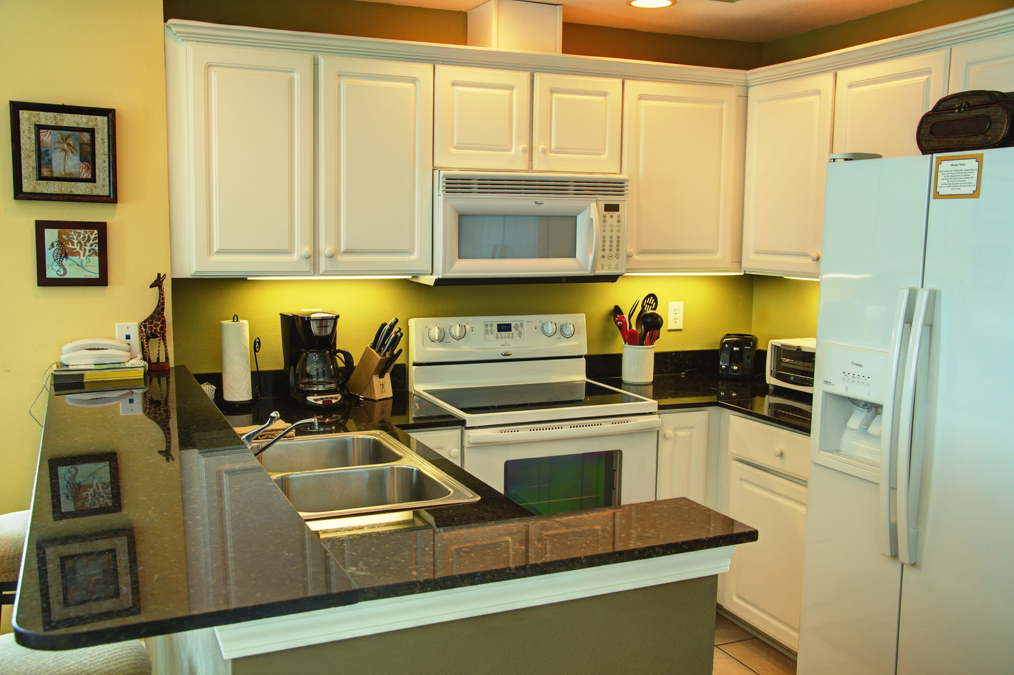 Fully equipped Kitchen - Everything needed for your in-house meal preparation.