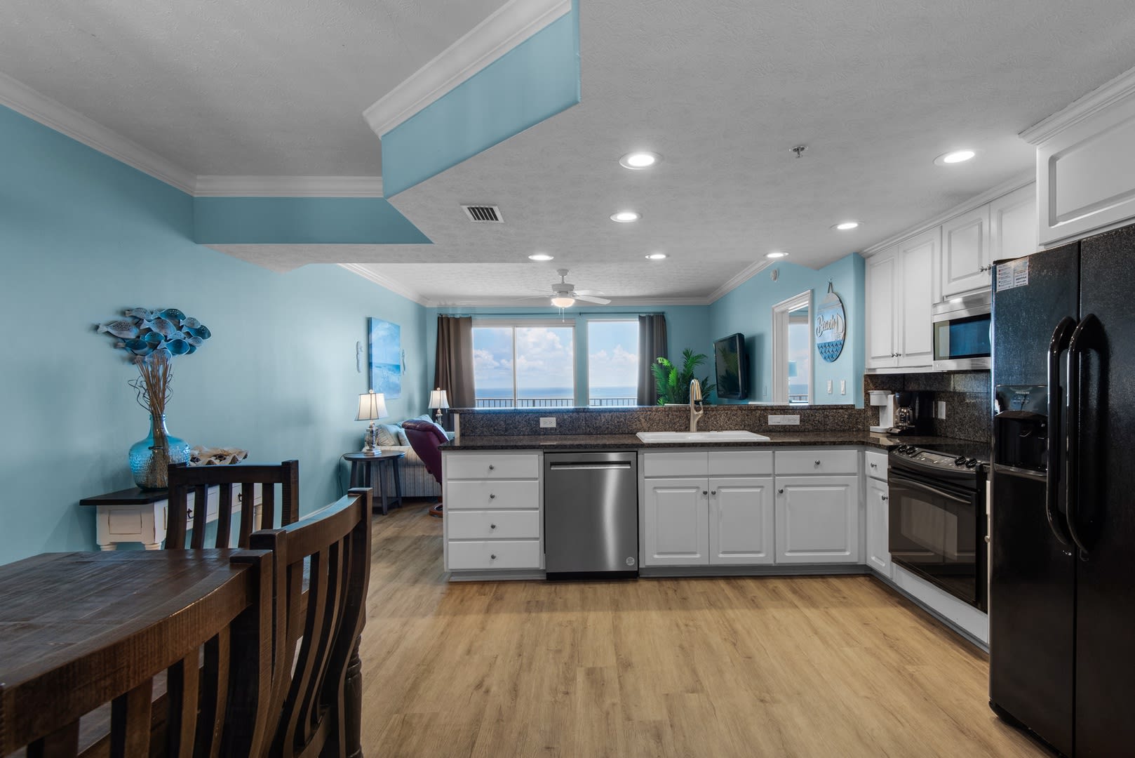 Ocean view from anywhere in you luxurious condominium 