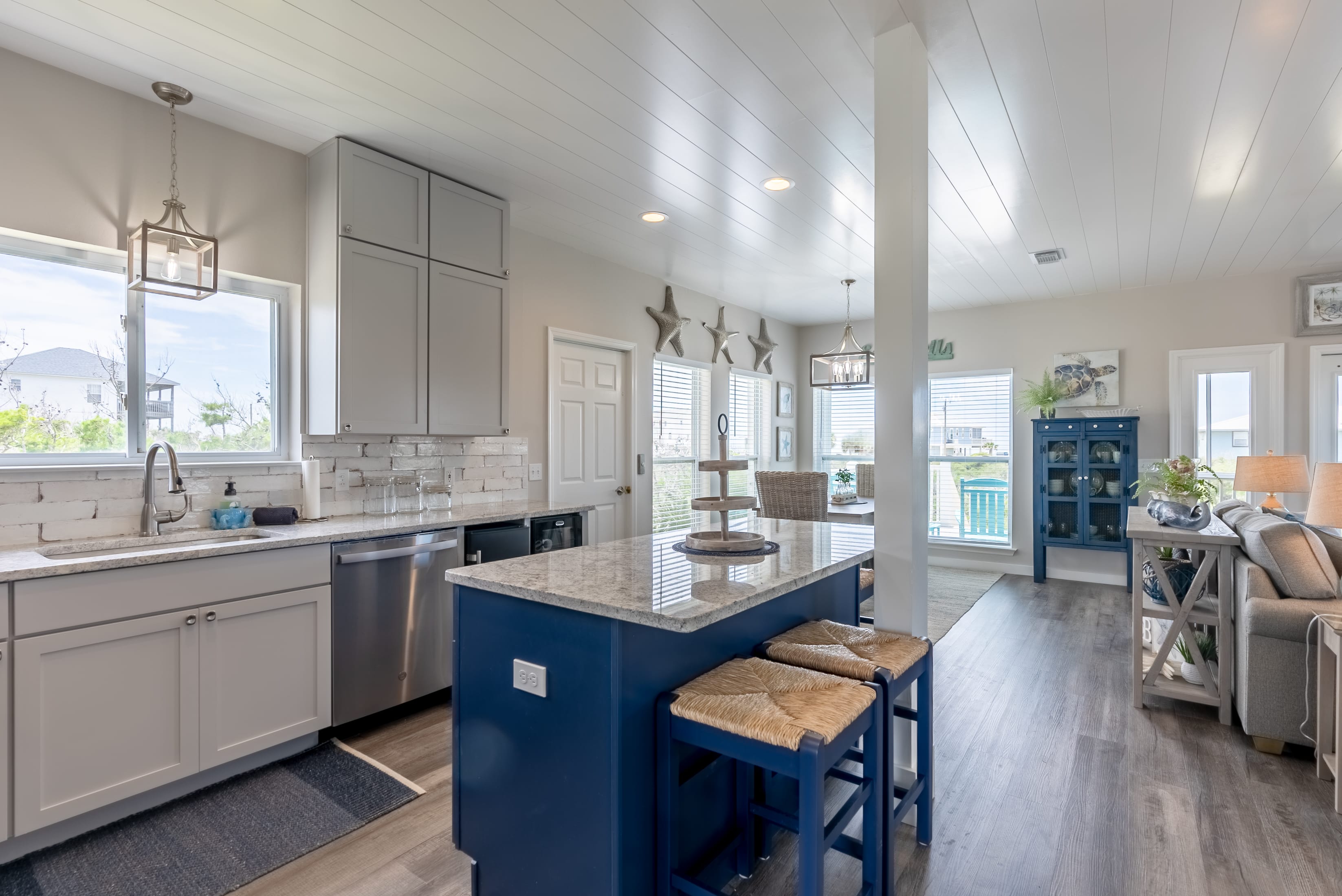 Kitchen opens to dining/living area