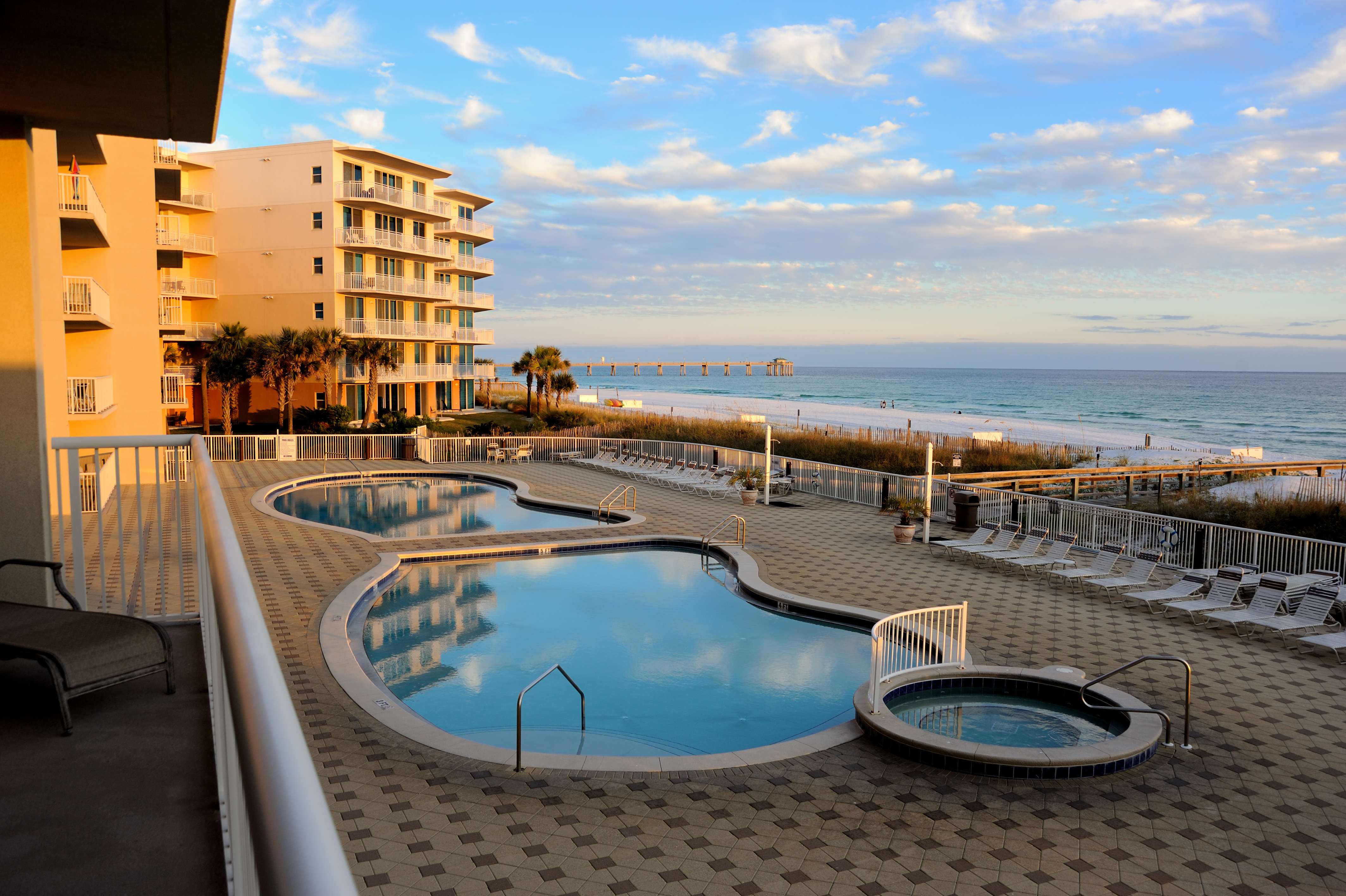 Two gulfside pools with spa, easy beach access, spacious pool deck