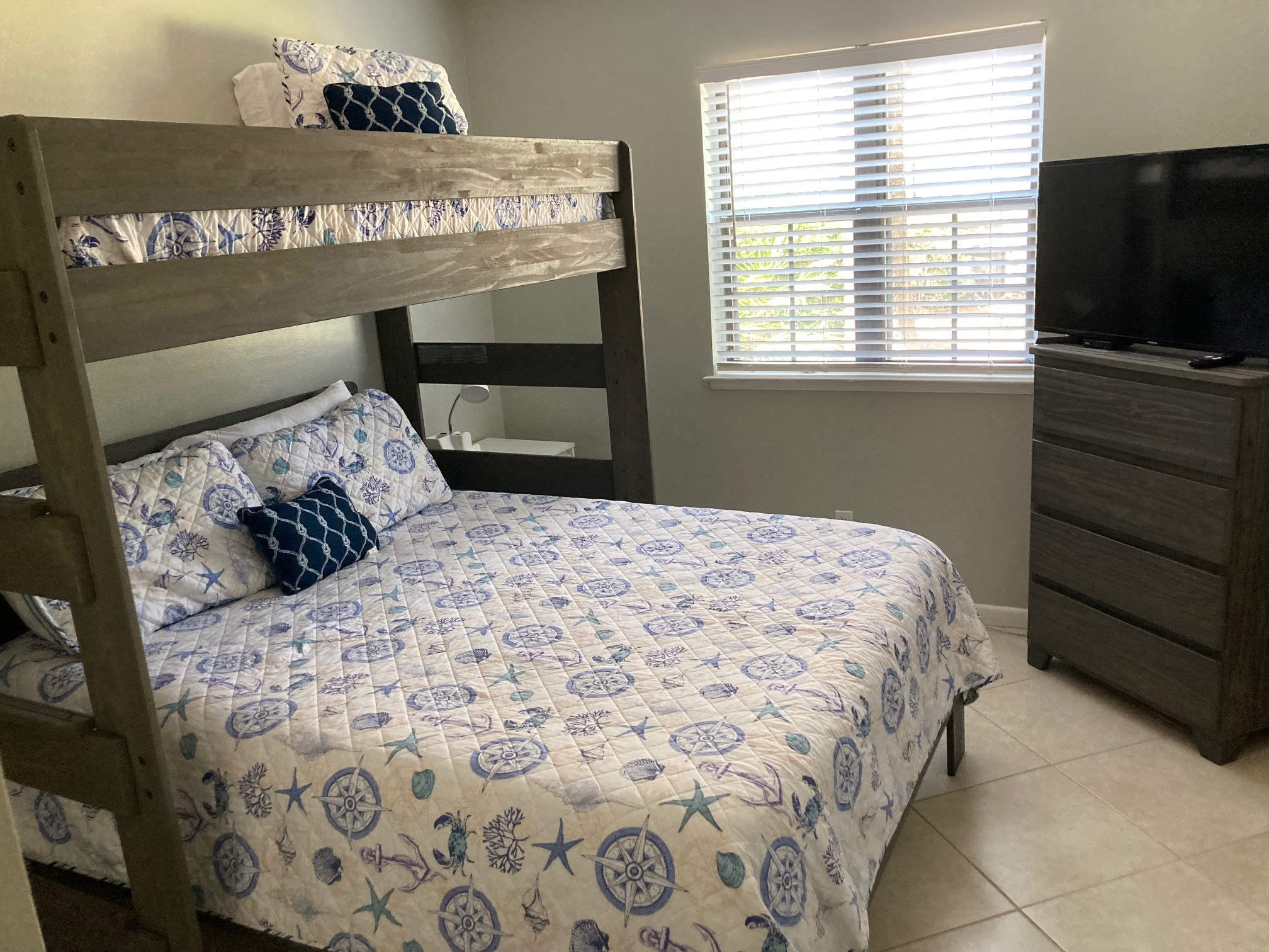 2nd BR has Queen bed with twin bunk over it, 42" Smart HDTV