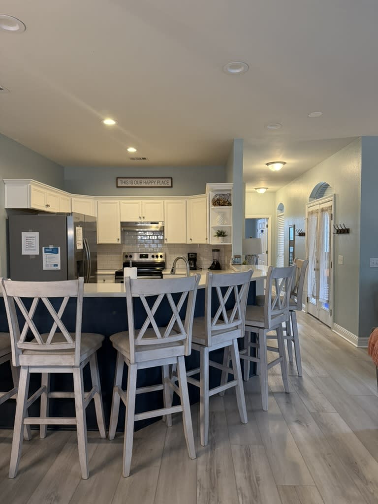 Dining Bar 6 Stools Cushioned