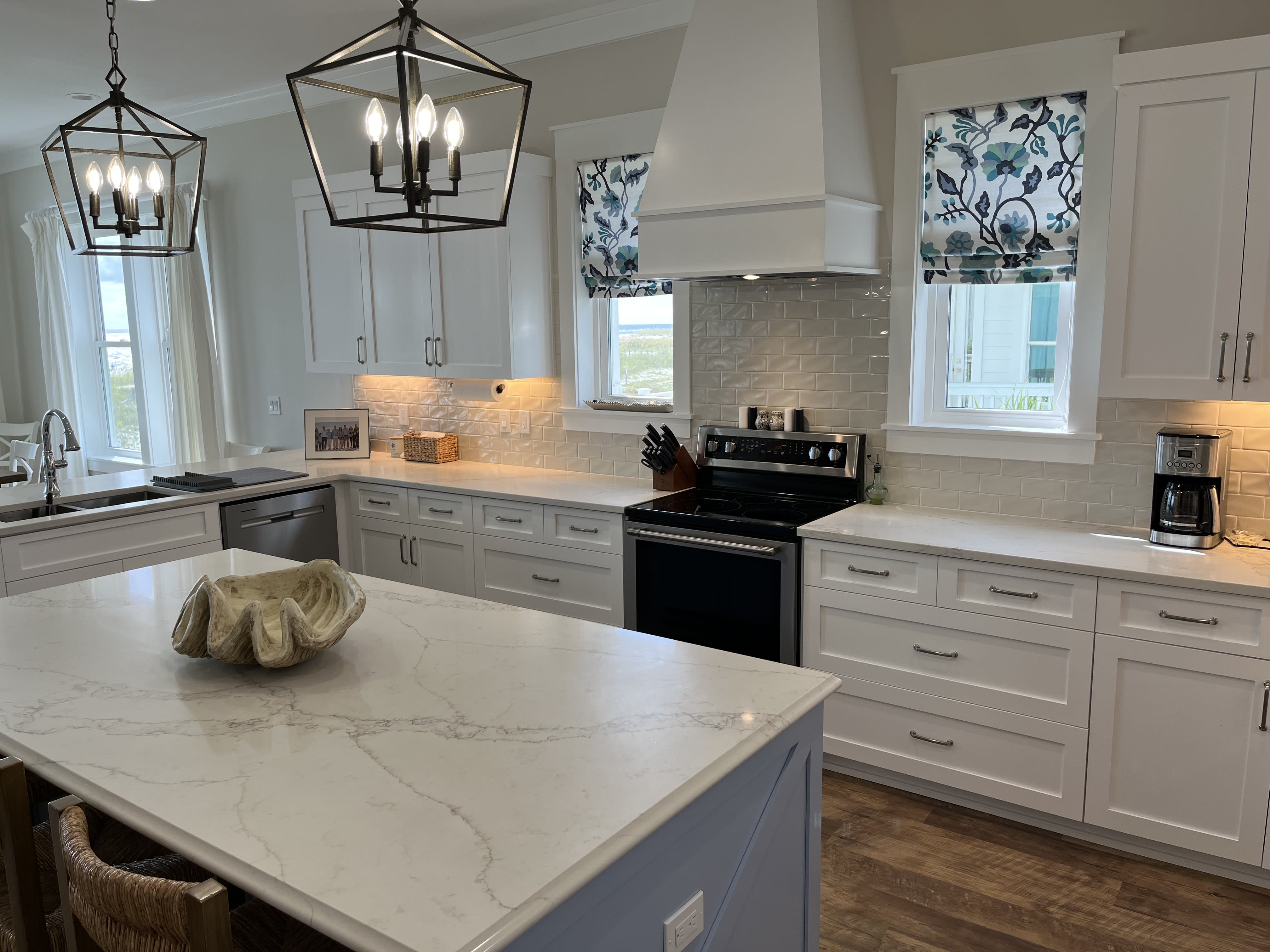 Kitchen with bar &amp; island seating