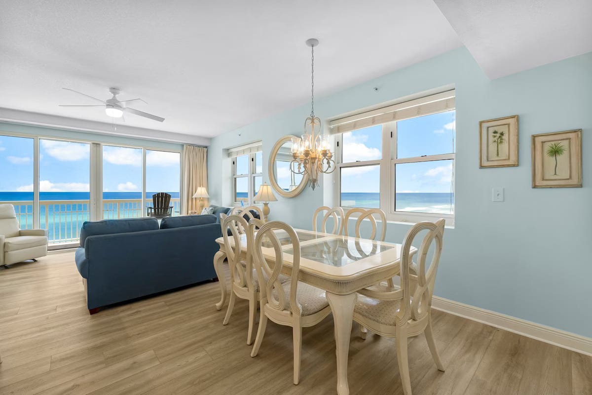 Dining area with expandable table to 8