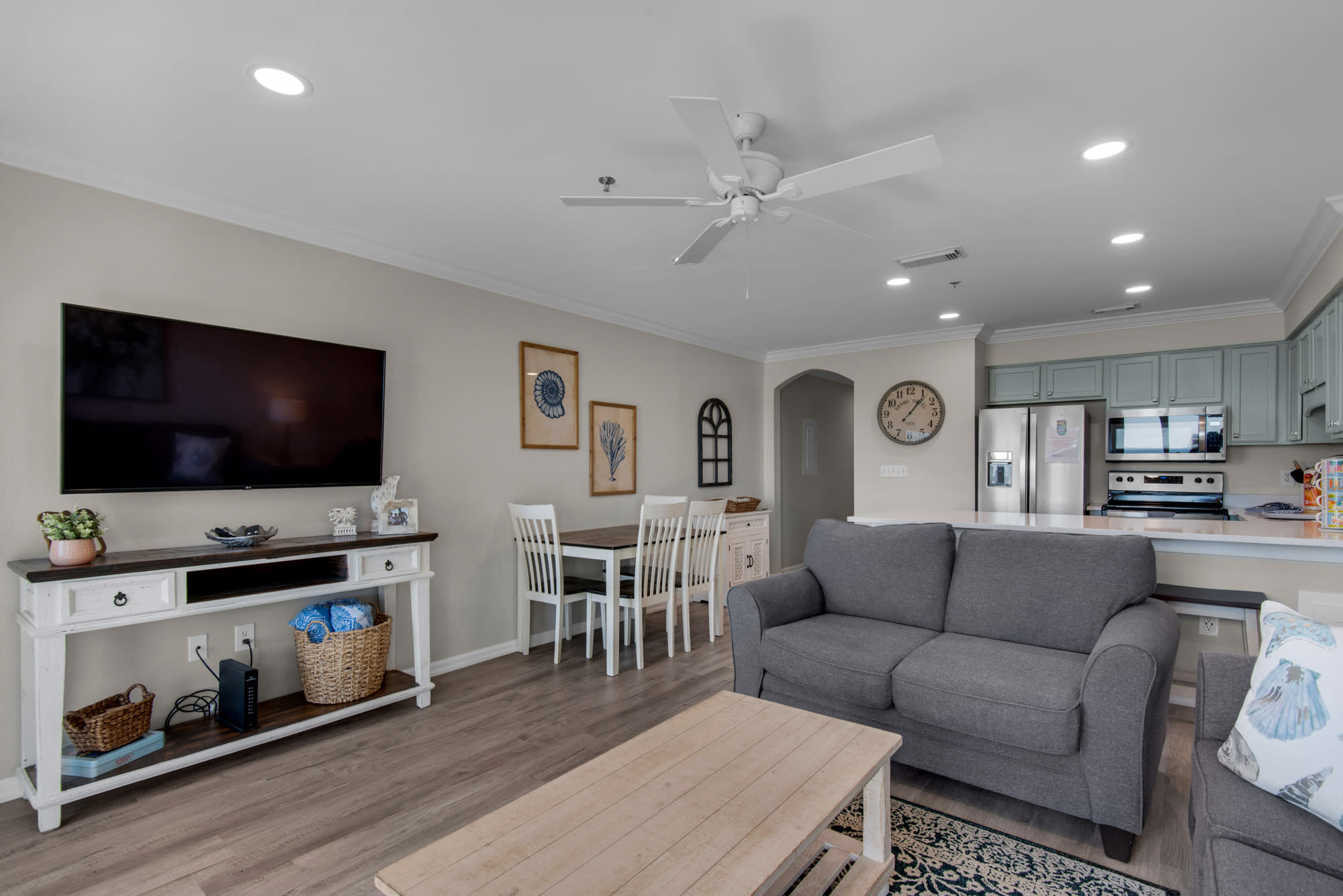 netflix friendly TV with streaming capabilities 