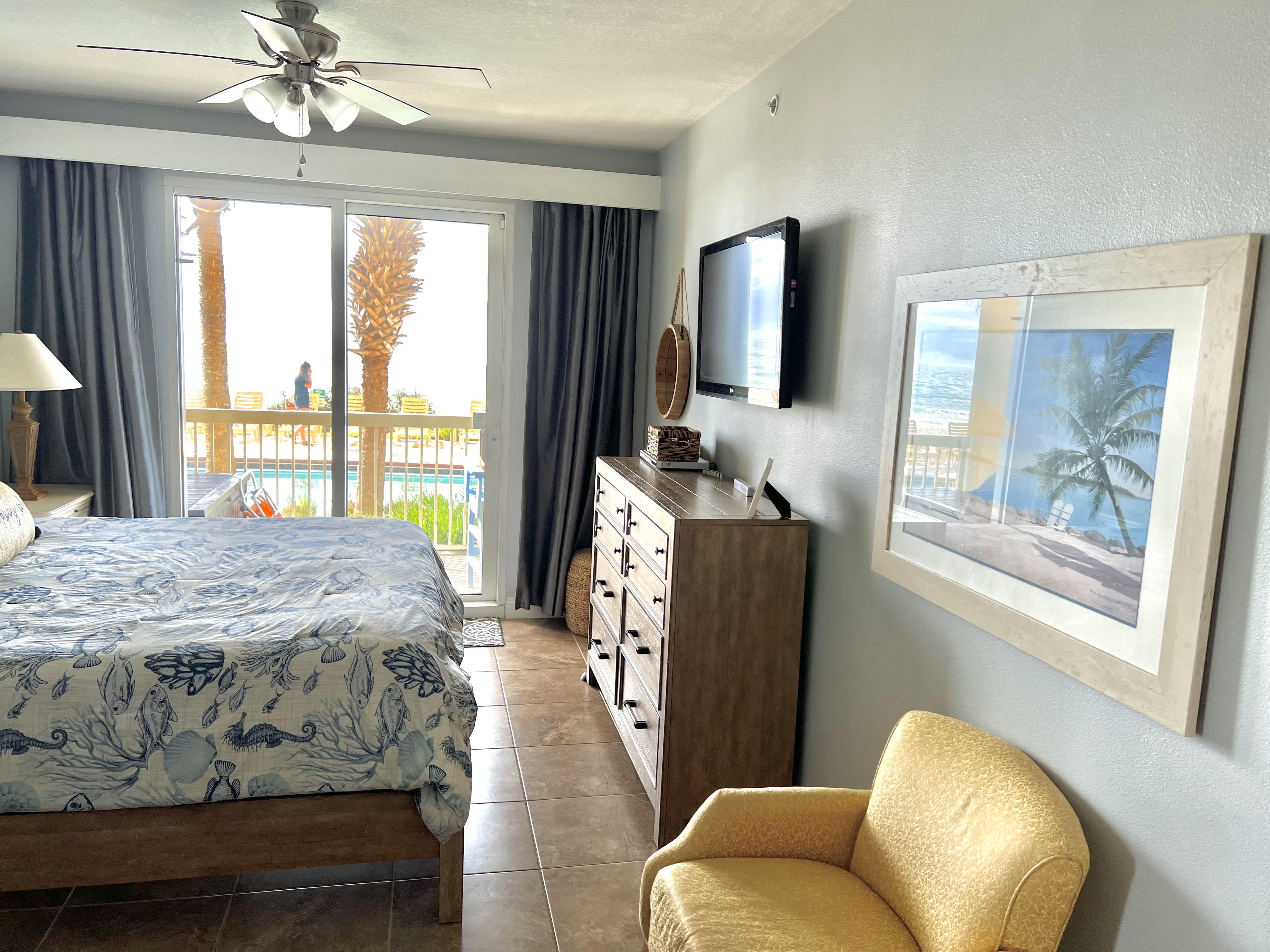 Listen to the sound of the waves as you sleep! 