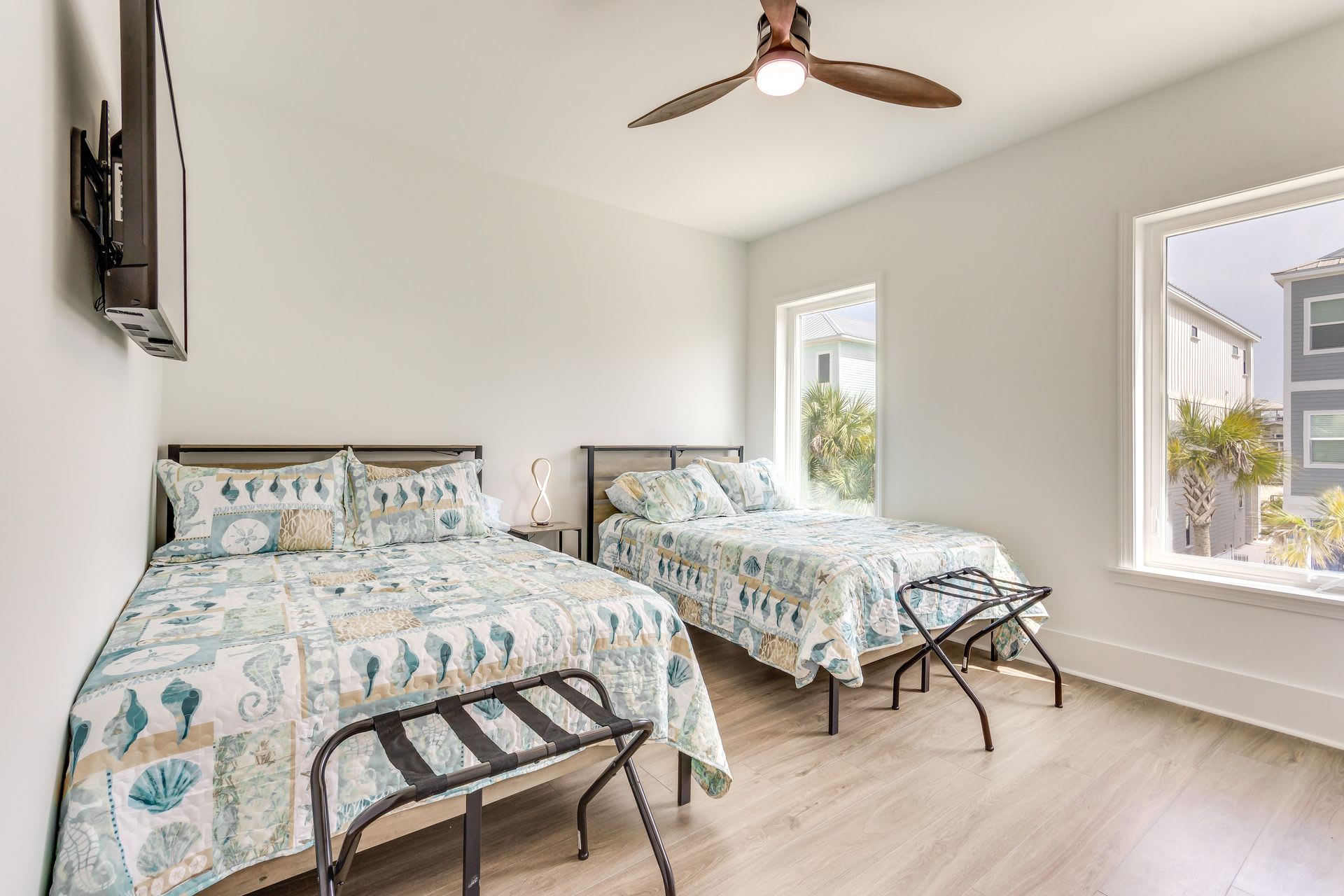 Bedroom 2 | 2nd Floor | 2 Full Beds | Smart TV