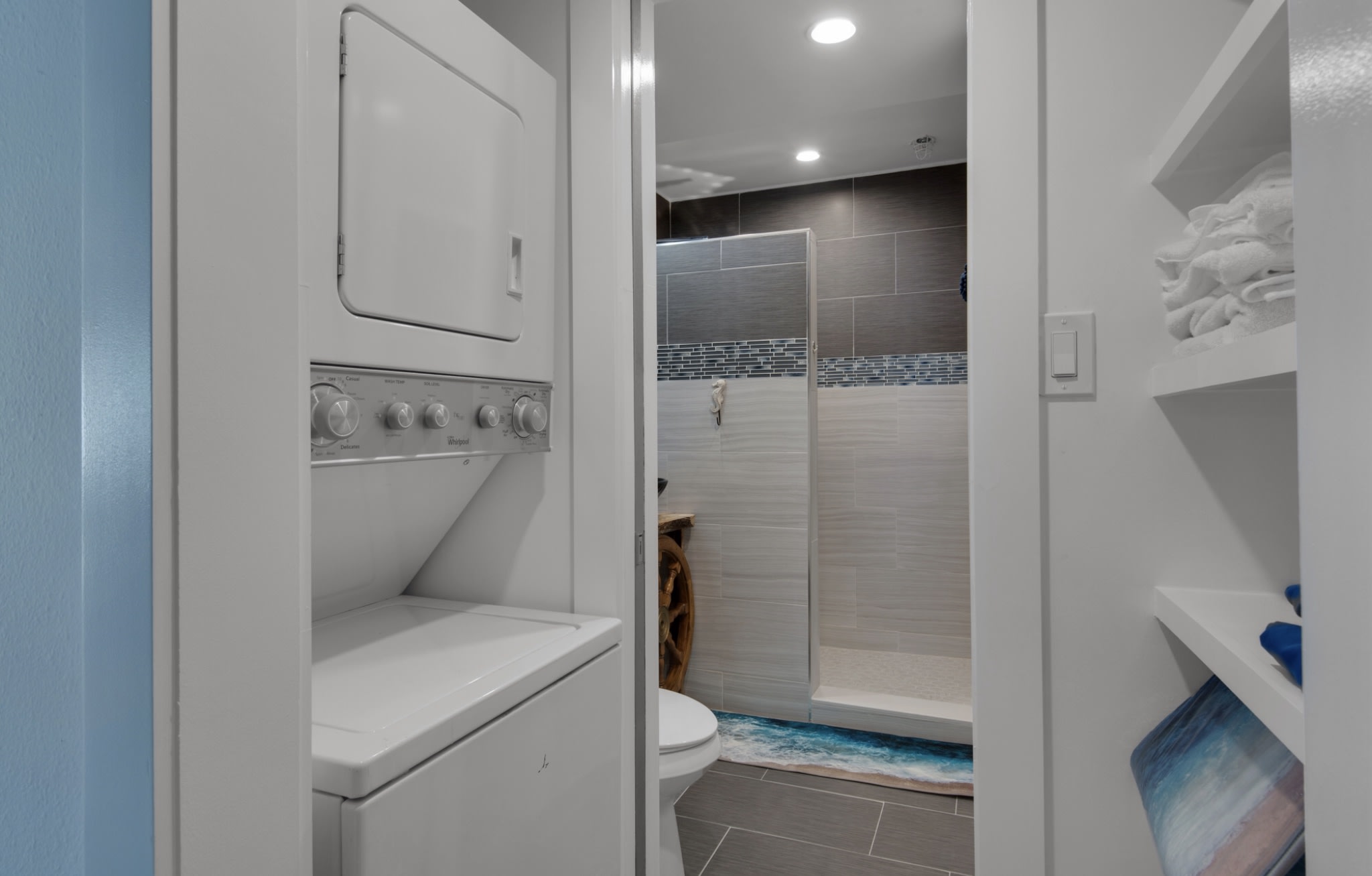 Stackable washer/dryer