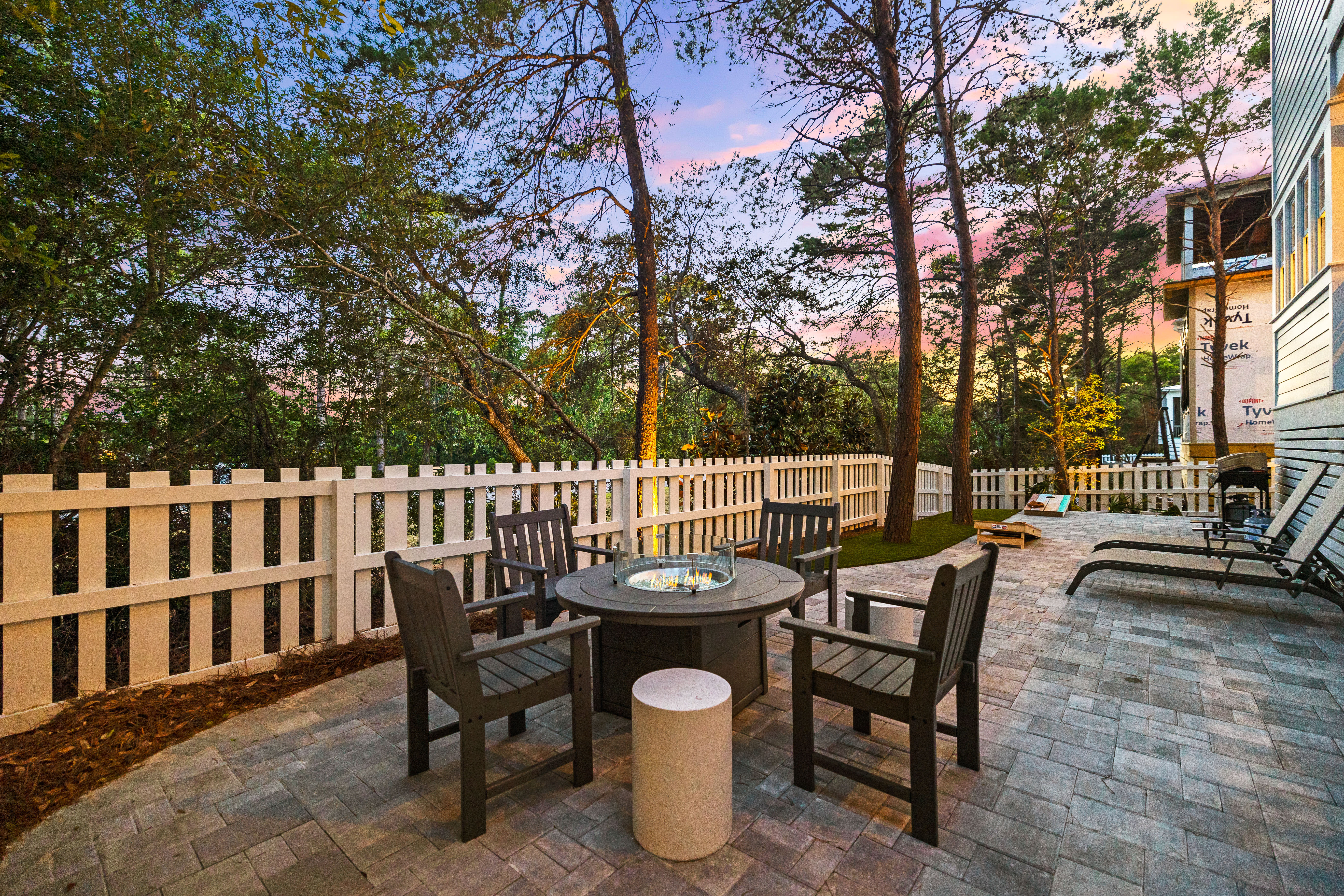 Gas fire pit with conversational seating
