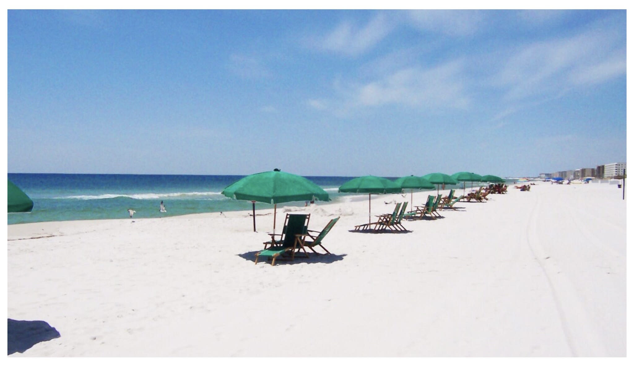 Beach service included with rental (2 chairs and umbrella).