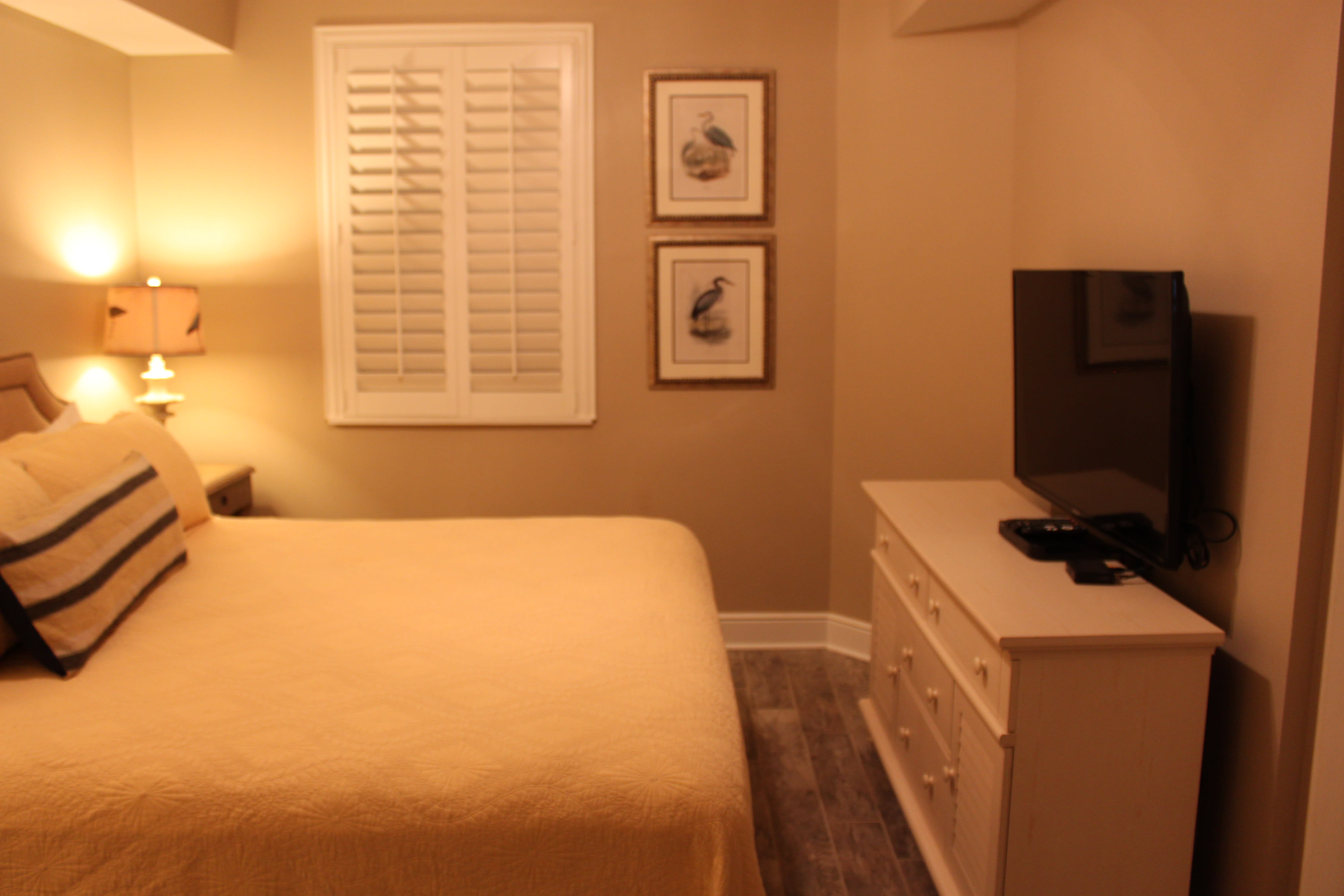 The 2nd Master has a 45 inch flat screen TV and private bath